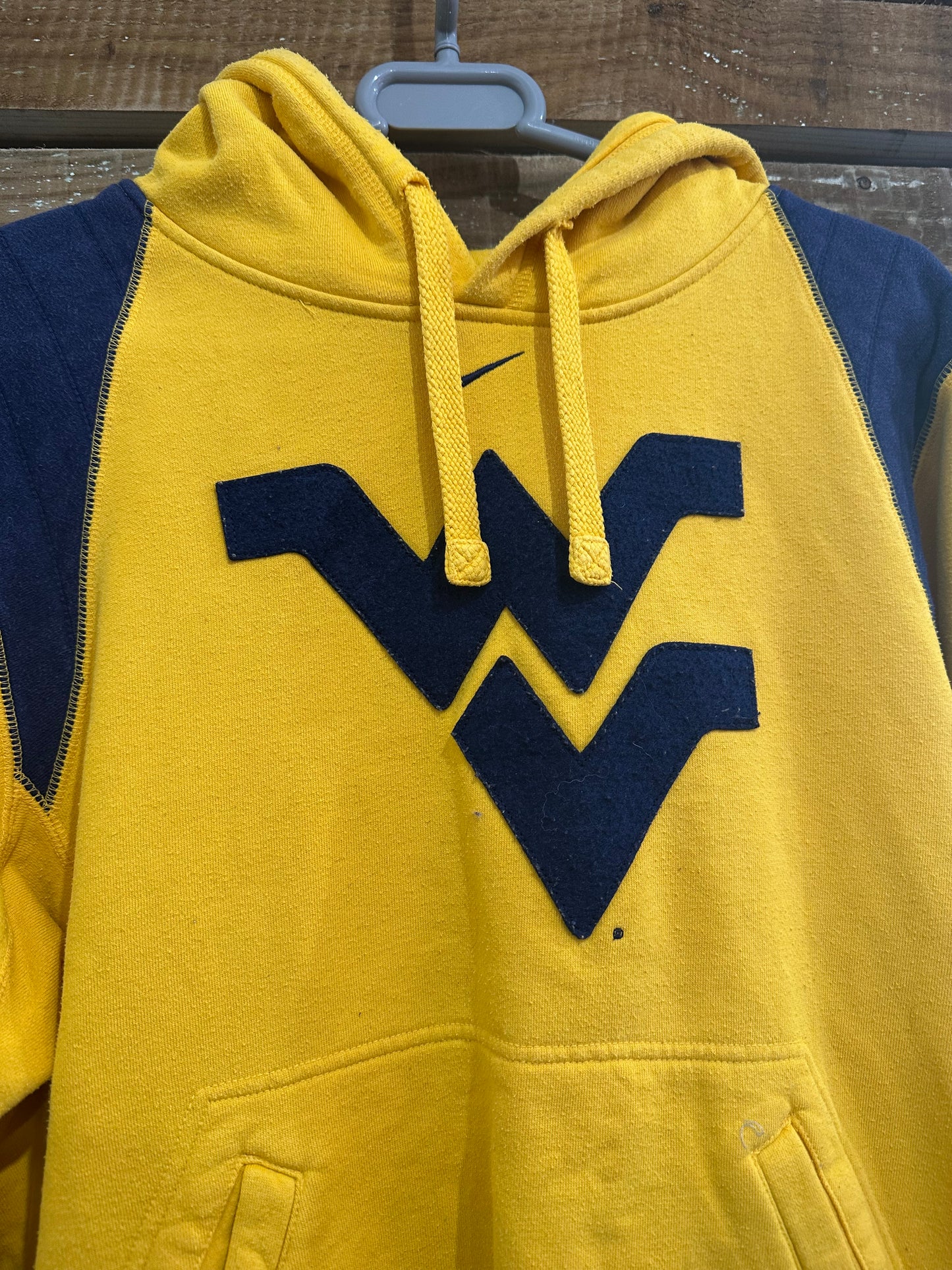 Vintage 90s Nike West Virginia University hoodie/ hooded sweater. USA/ American. Grey Size Small.