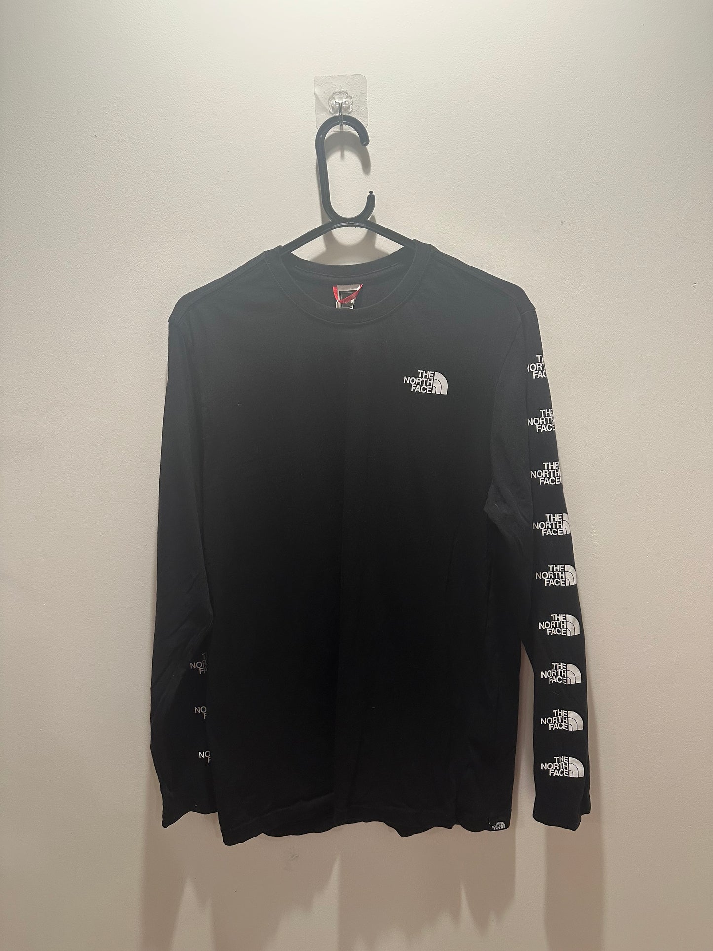 Vintage Y2K The North Face long sleeved motif T-shirt. Size Medium.