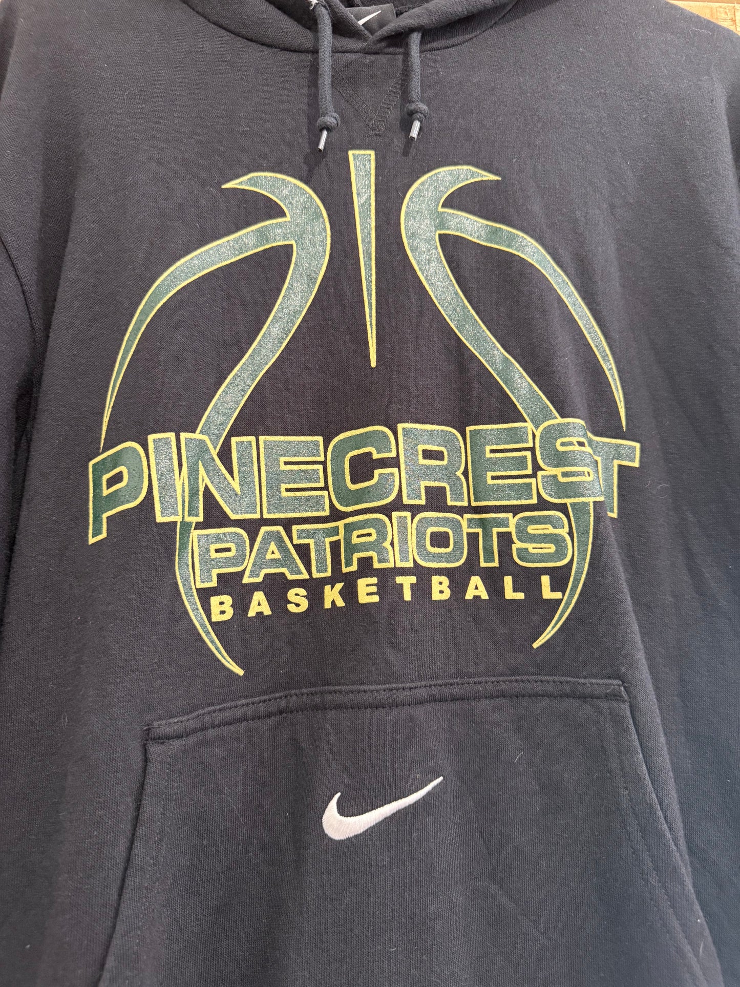 Vintage Y2K Nike Pinecrest Patriots hoodie/ hooded sweater. USA/ American. Black. Size Medium.