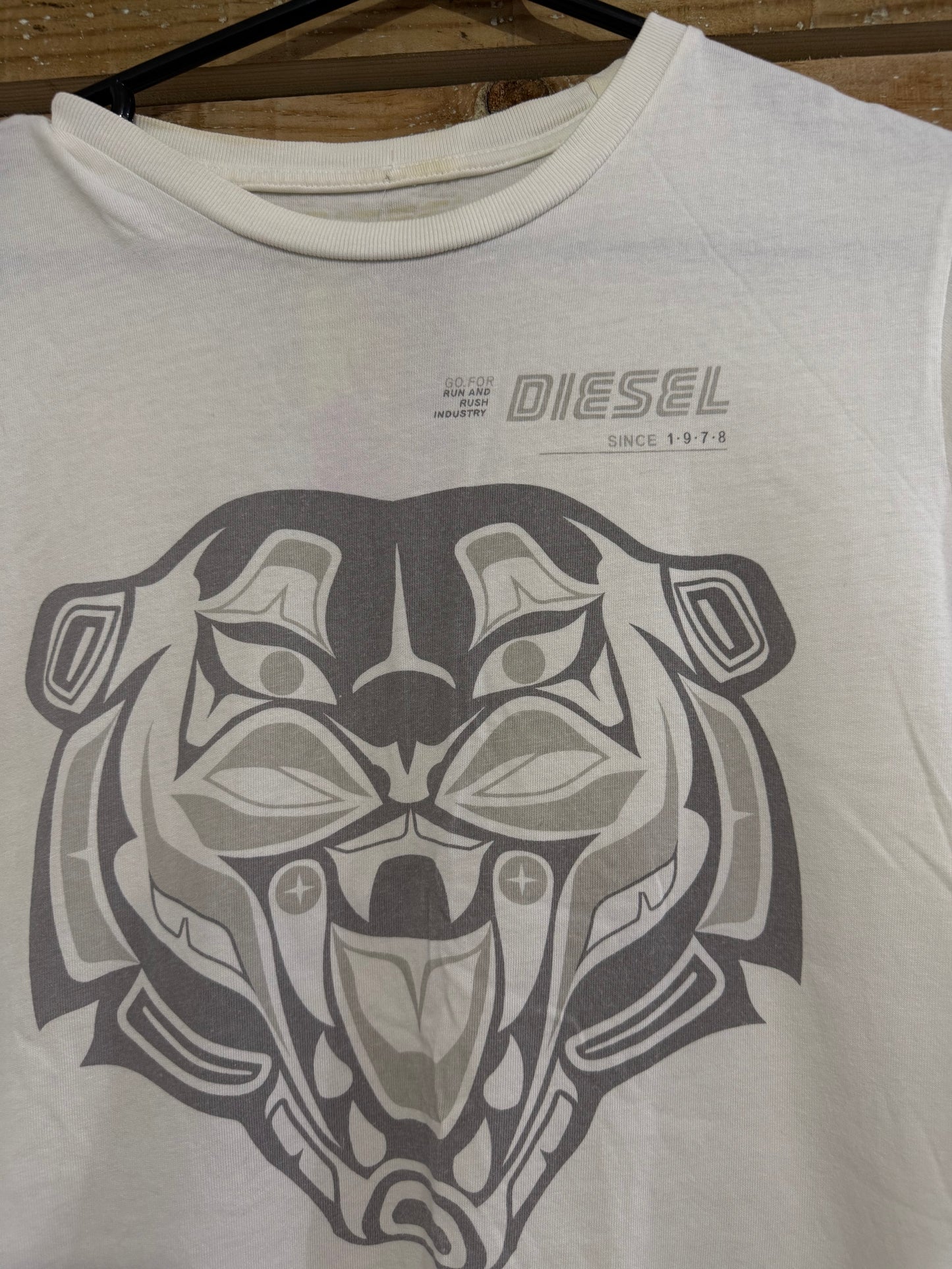 Vintage RARE Y2K Diesel tiger motif T-shirt. Size Medium.