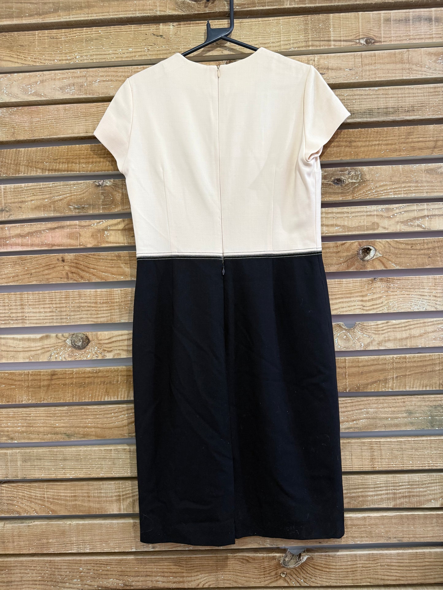 Vintage 80s, 60’s style Louis Féraud wool shift Dress. Monochrome. Size UK12