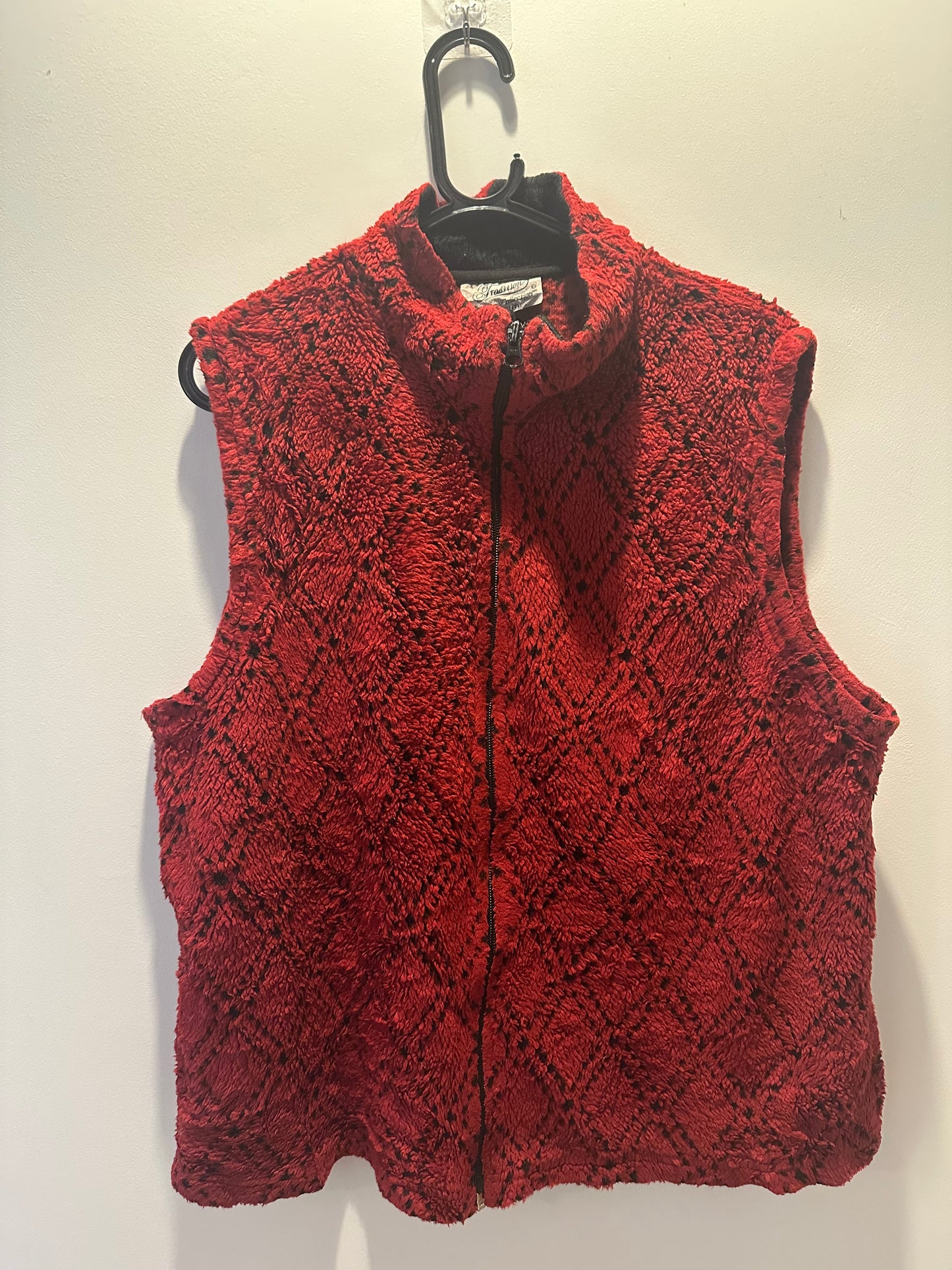 Vintage 90s patterned red fleece. Zip up gilet/ sleeveless. Size Large.