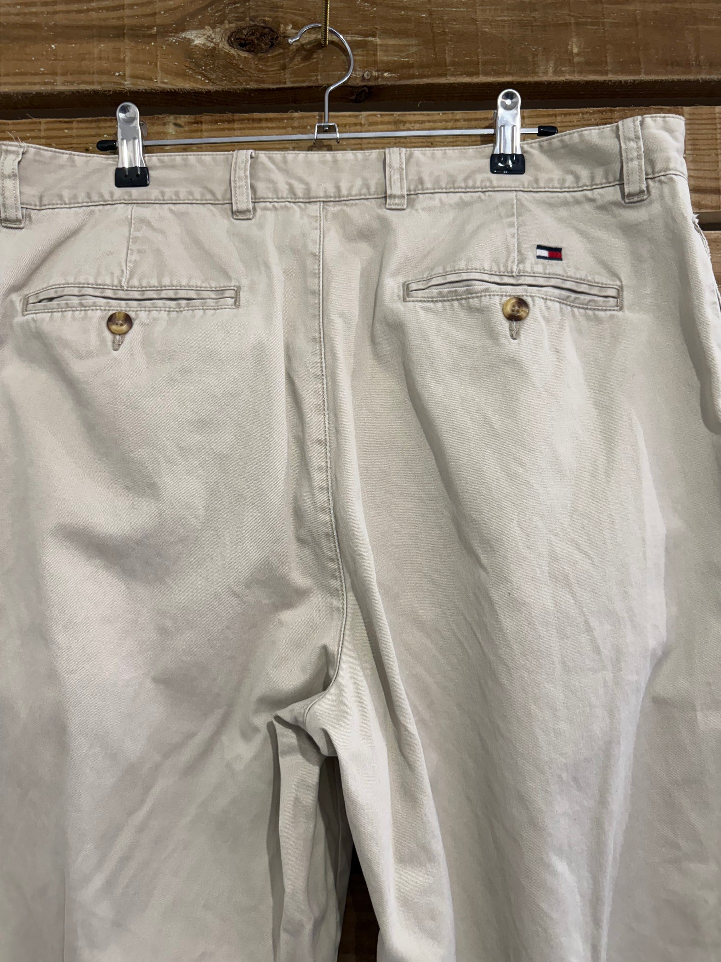 Vintage 90s Tommy Hilfiger beige chino trousers/ pants . Workwear. 36”waist, 31” leg