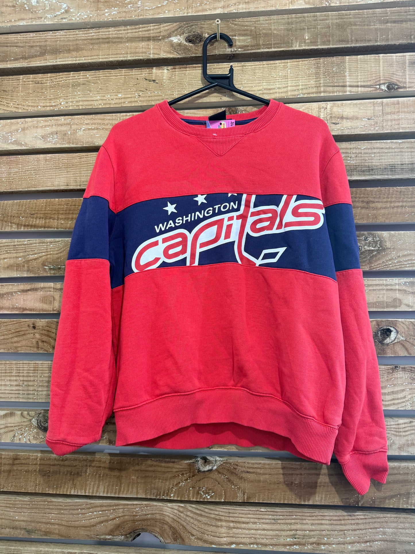 Vintage Y2K NHL Washington Capitals sweatshirt/ sweater. Size Medium.