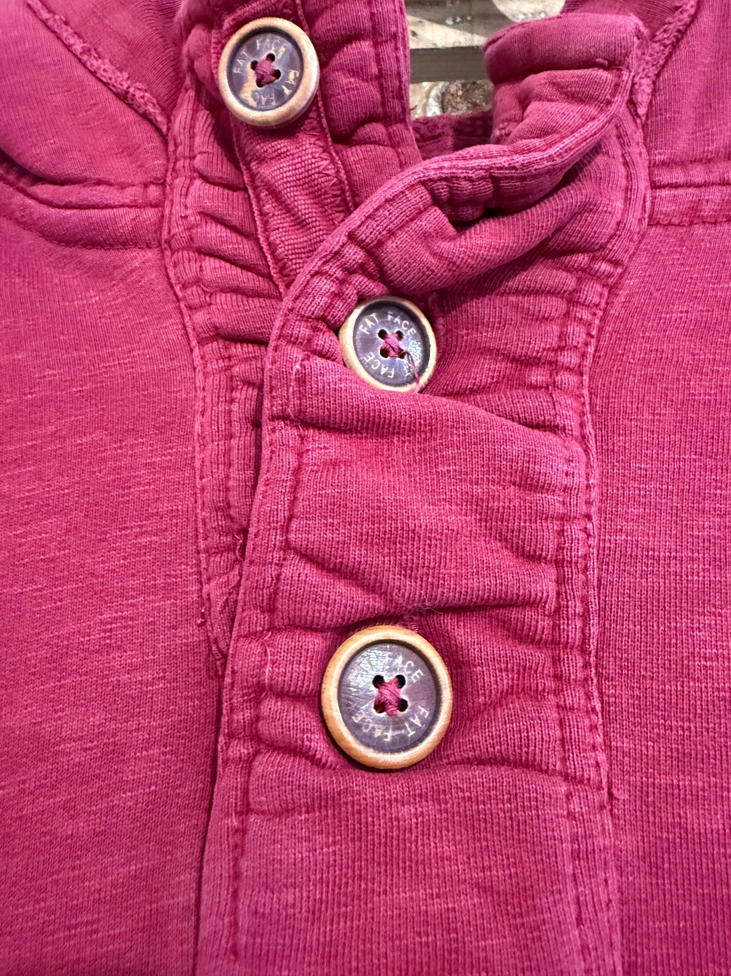 Vintage Y2K Fat Face hoodie/ hooded sweater. Burgundy. Size Small.