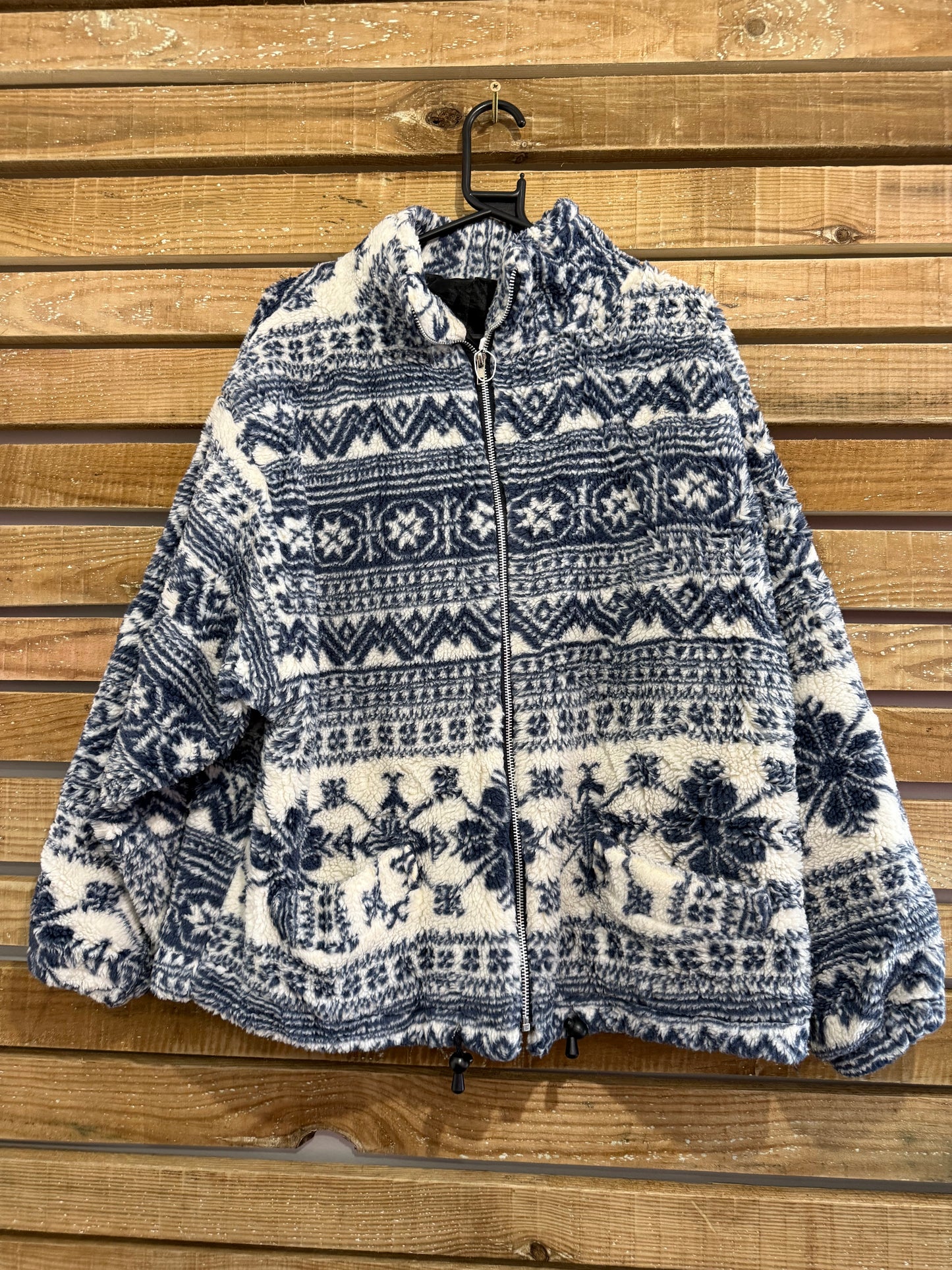 Vintage 90s festive snowflake print zip up fleece jacket. Christmas. Size Medium.