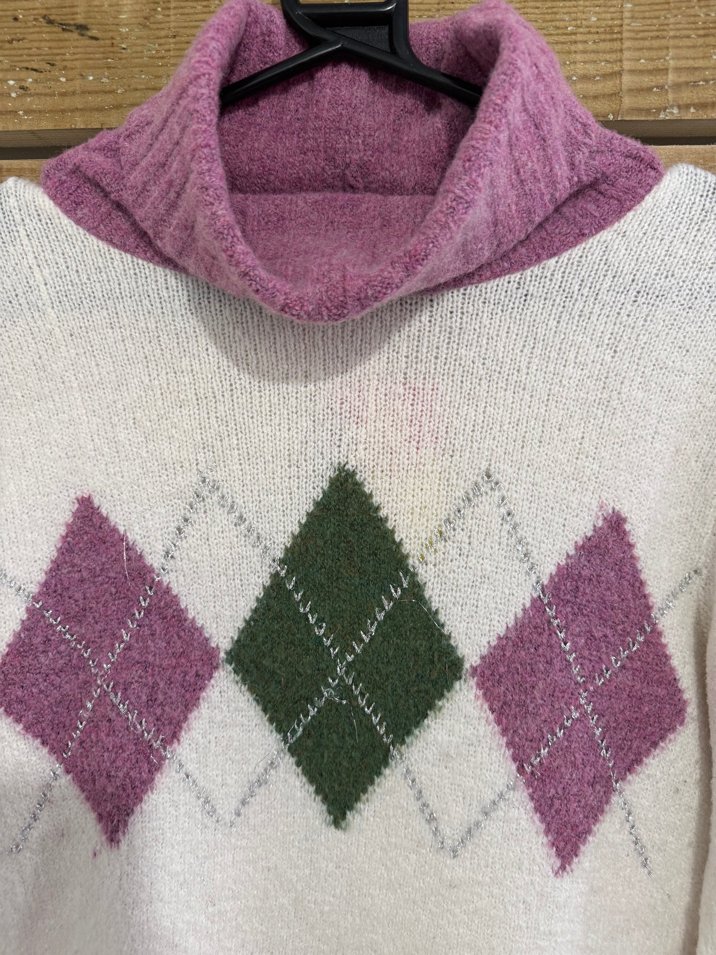 Vintage Y2K roll neck/ turtle neck argyle pattern jumper. Size small.