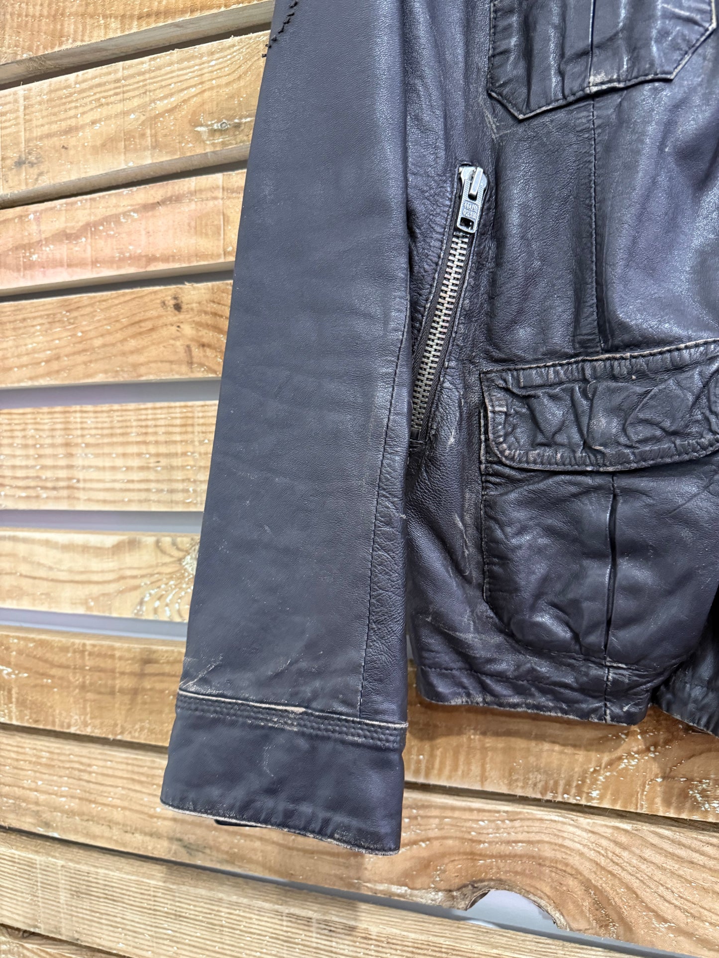 Superdry Brad leather jacket. Brown. Size Large