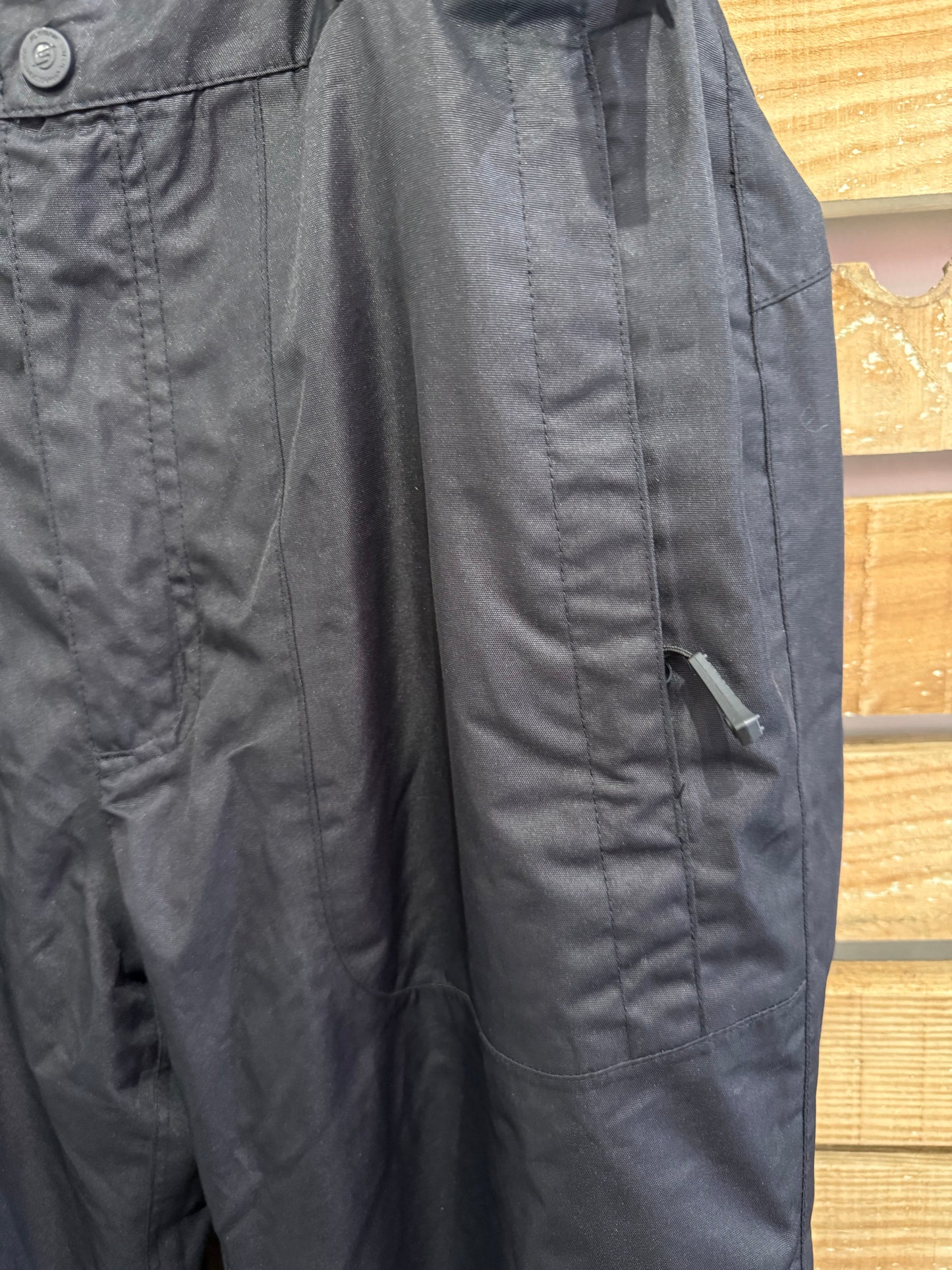 Surfanic Ski pants. Sallopettes/ snow pants. Trousers. Large