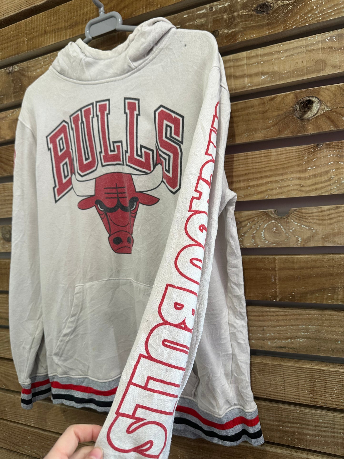 Vintage 90s NBA Chicago Bulls hoodie/ hooded sweater. Size Medium.