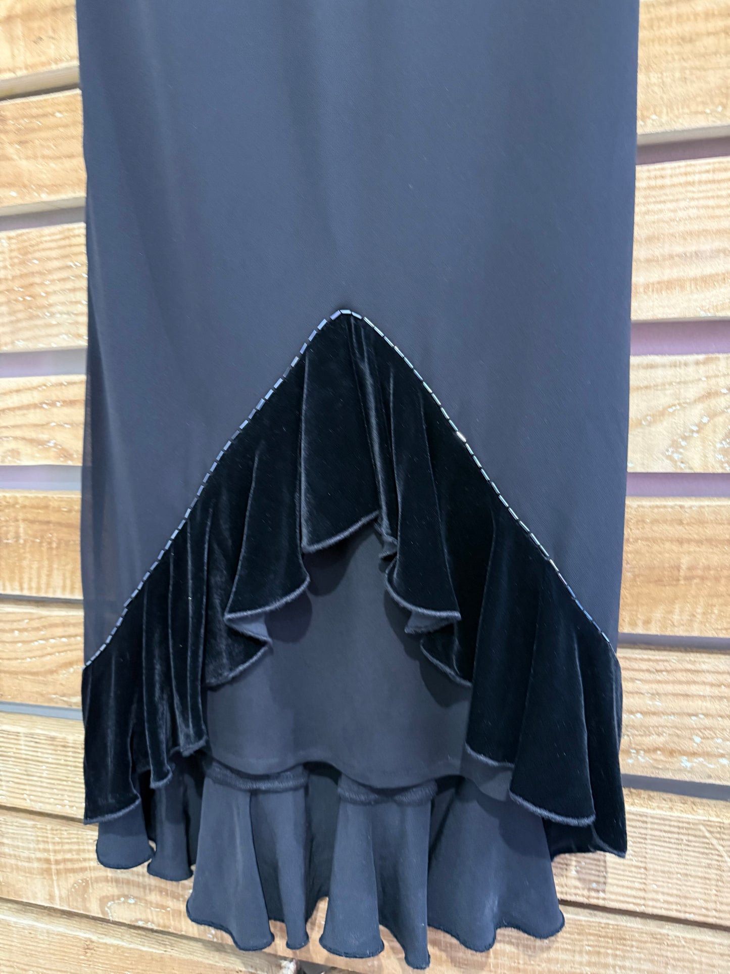 Vintage 90’s Wallis maxi fish tail velour skirt. Size 8- 12. Christmas/ Party