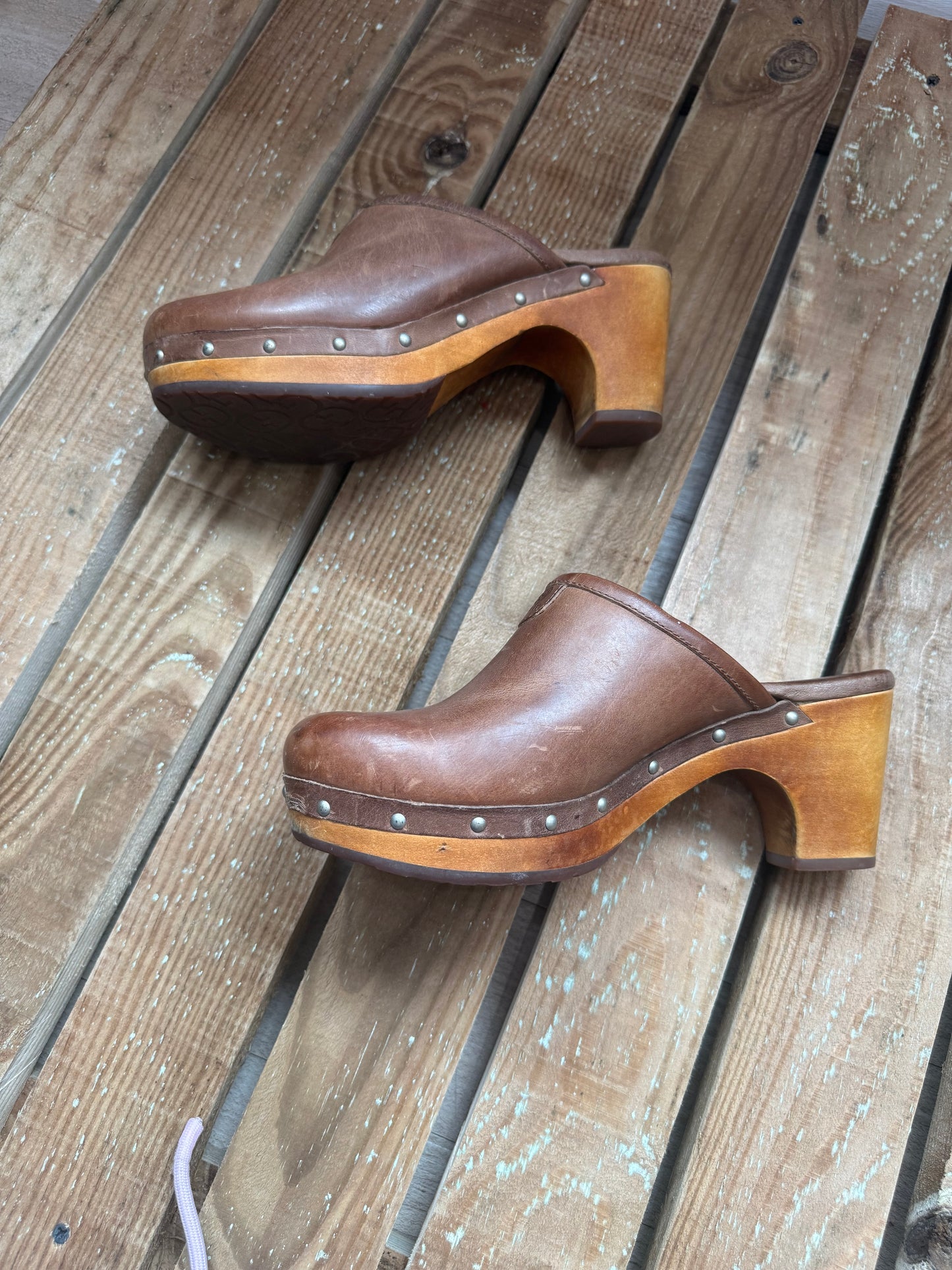 Vintage Y2K Ugg heeled mule, shearling sheepskin lined clog shoes. Size UK4.5
