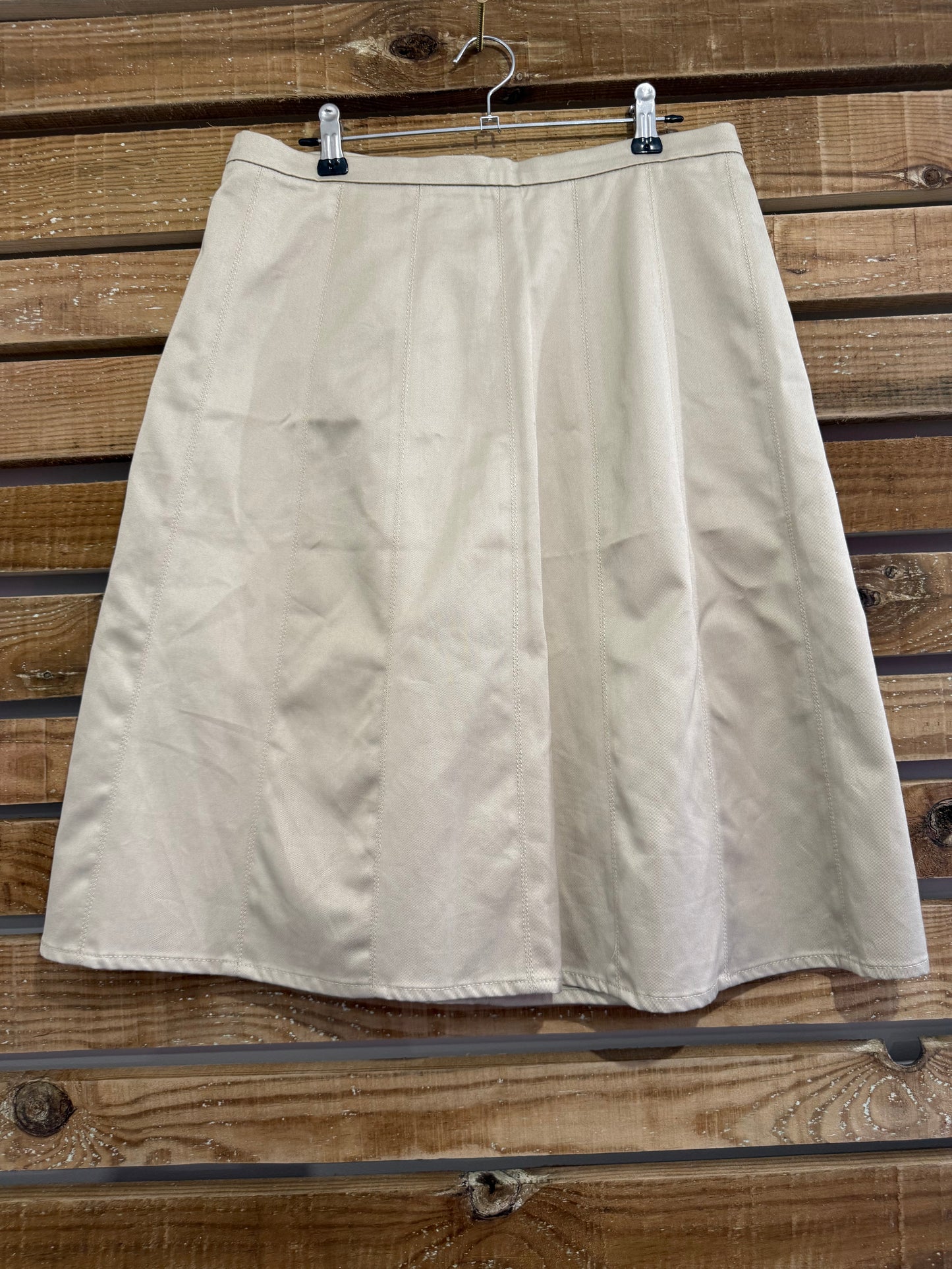 Vintage 80s Aquascutum aline skirt. Summer. Size 10. Waist 30”