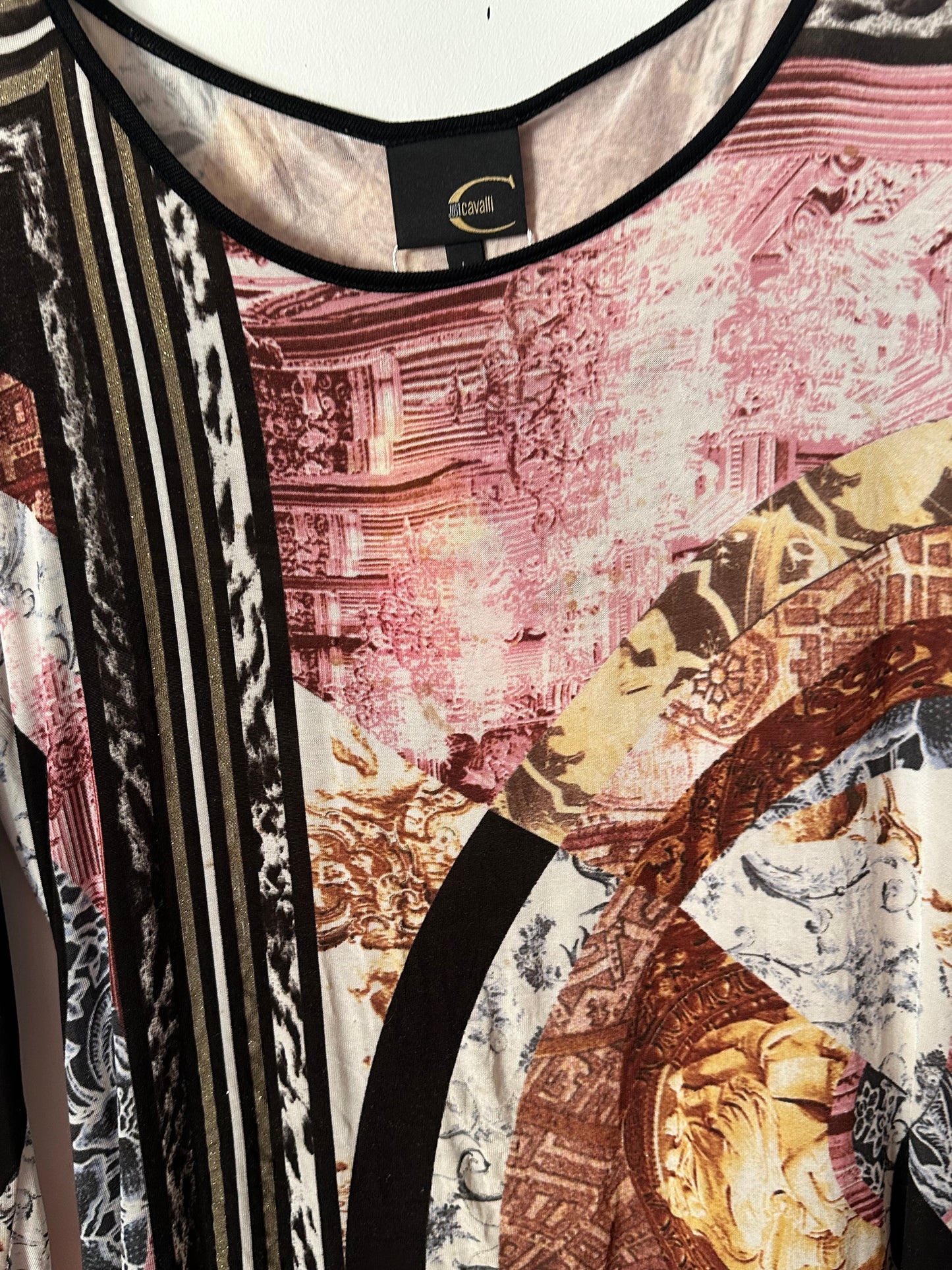 Vintage Y2K Roberto Cavalli print T-shirt. Size Large