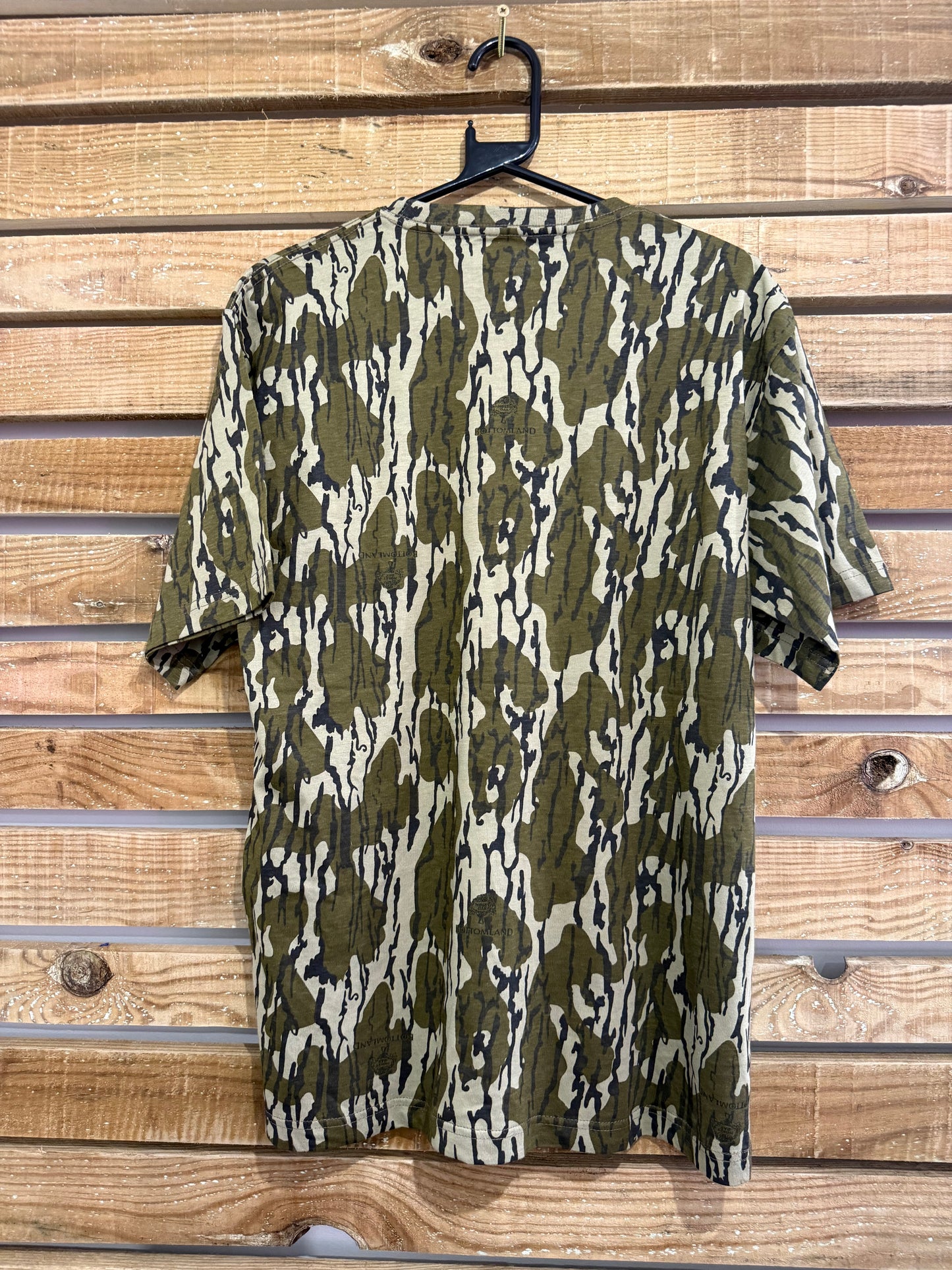 Mossy Oak camo/ army logo t-shirt. Deadstock. Hunting/ fishing/ festival. Size Medium.