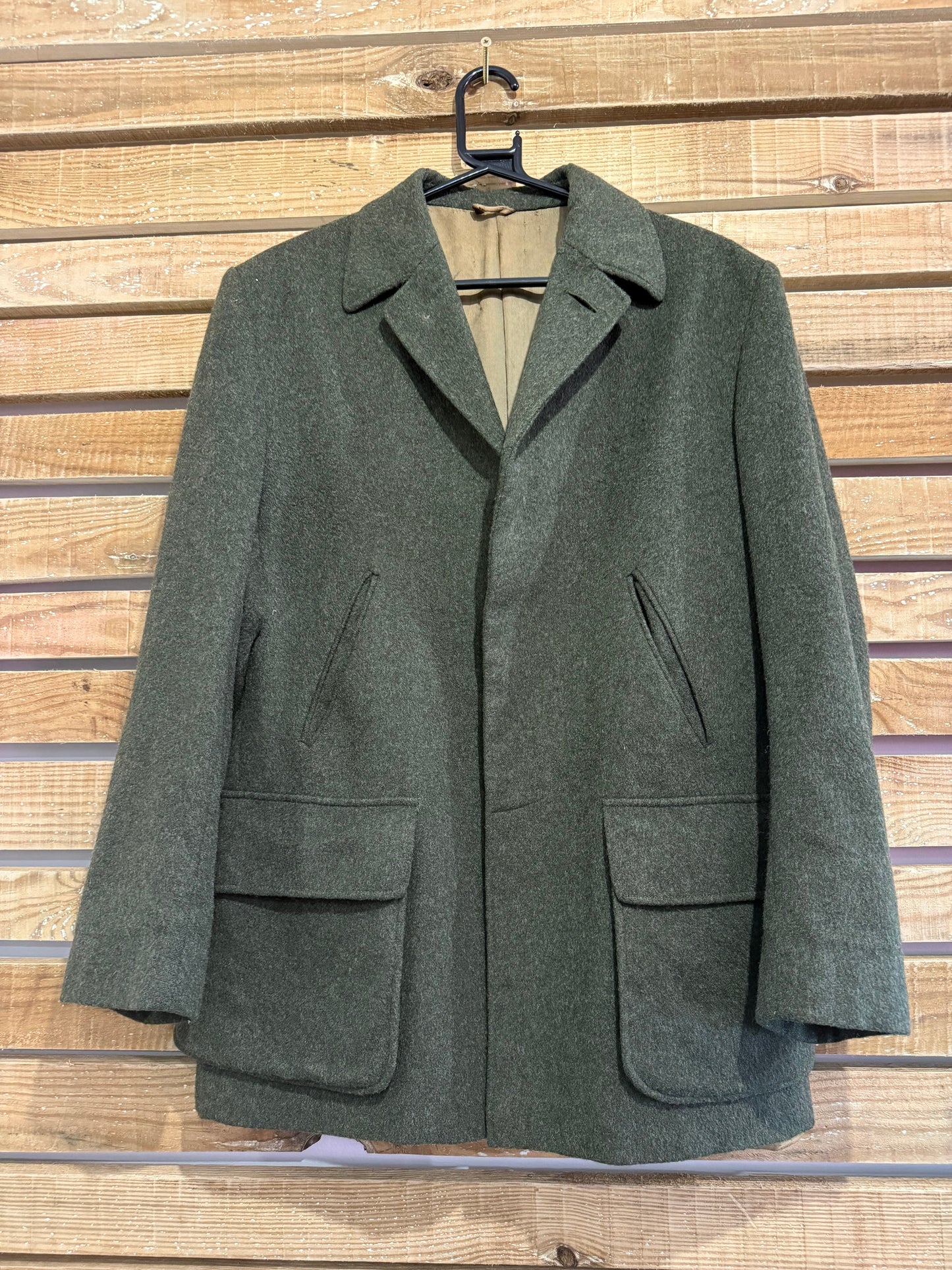 Vintage 80s Lynton Loden wool Coat/ jacket. Green. Size large. 46” chest. Hunting