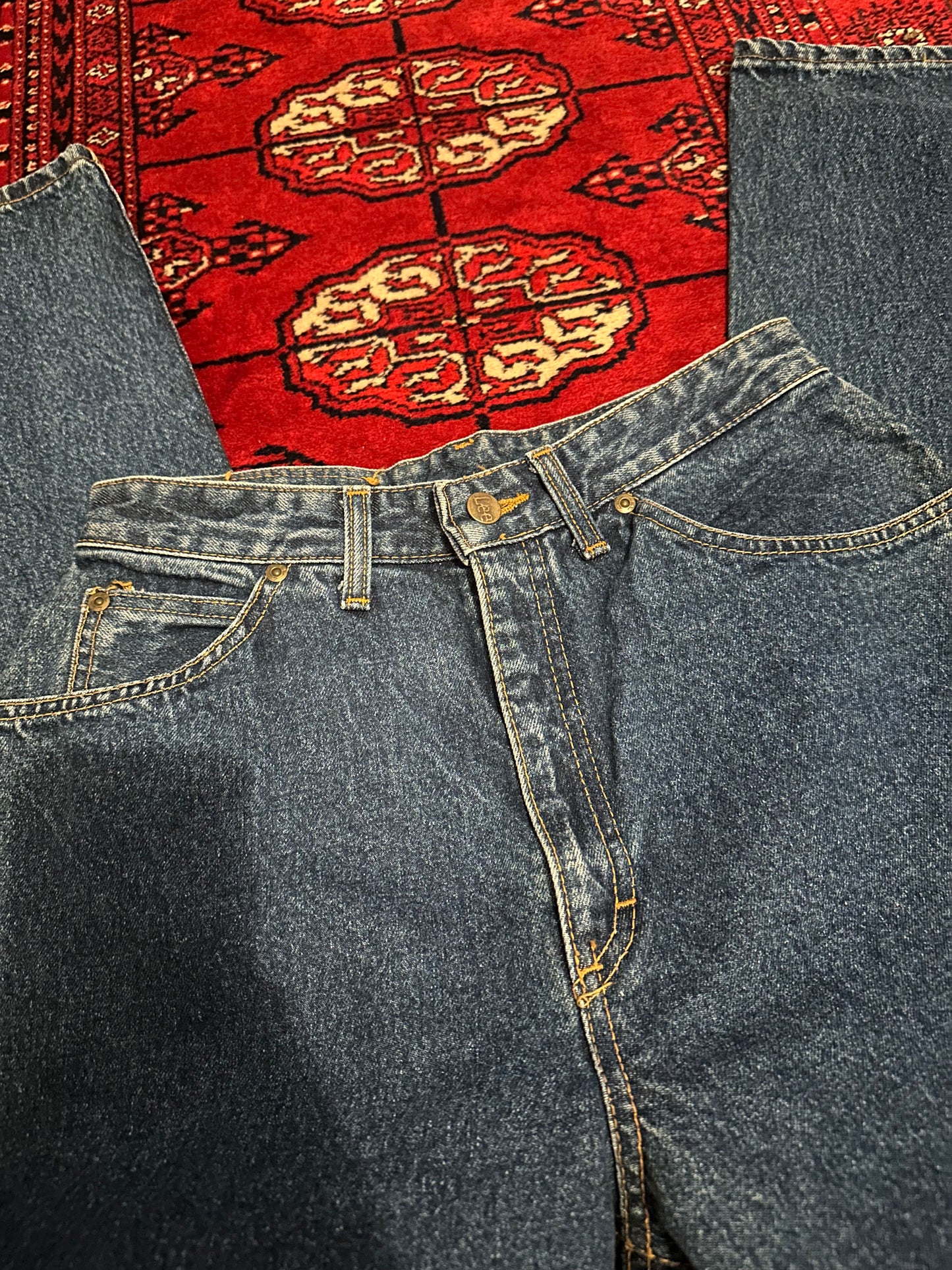 Vintage 90s Lee jeans. Grunge/ skate. Waist 32” Leg 31”