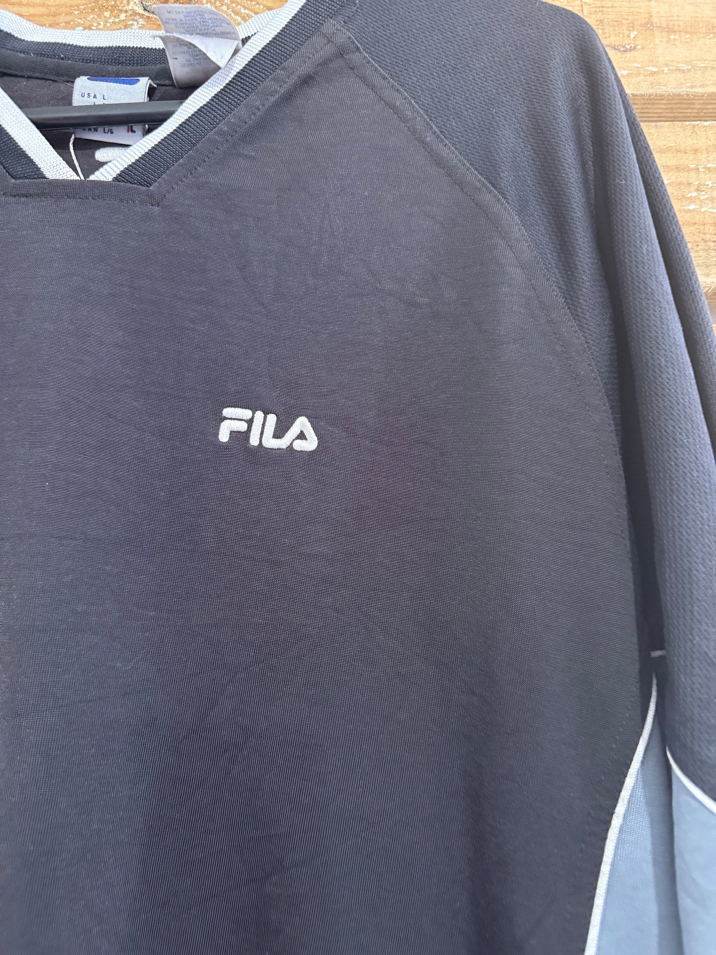 Vintage 90s Fila sports top/ t-shirt. Size Large.