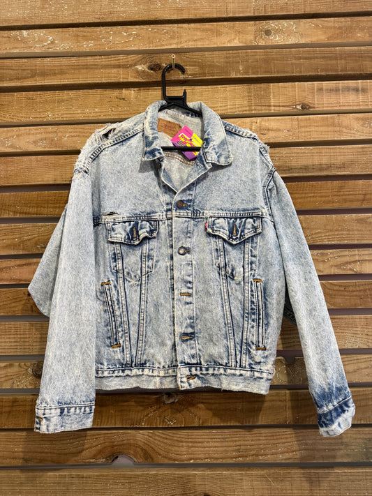 Vintage 80s Levi’s blue denim jacket. Size medium. Distressed/ grunge. Festival.
