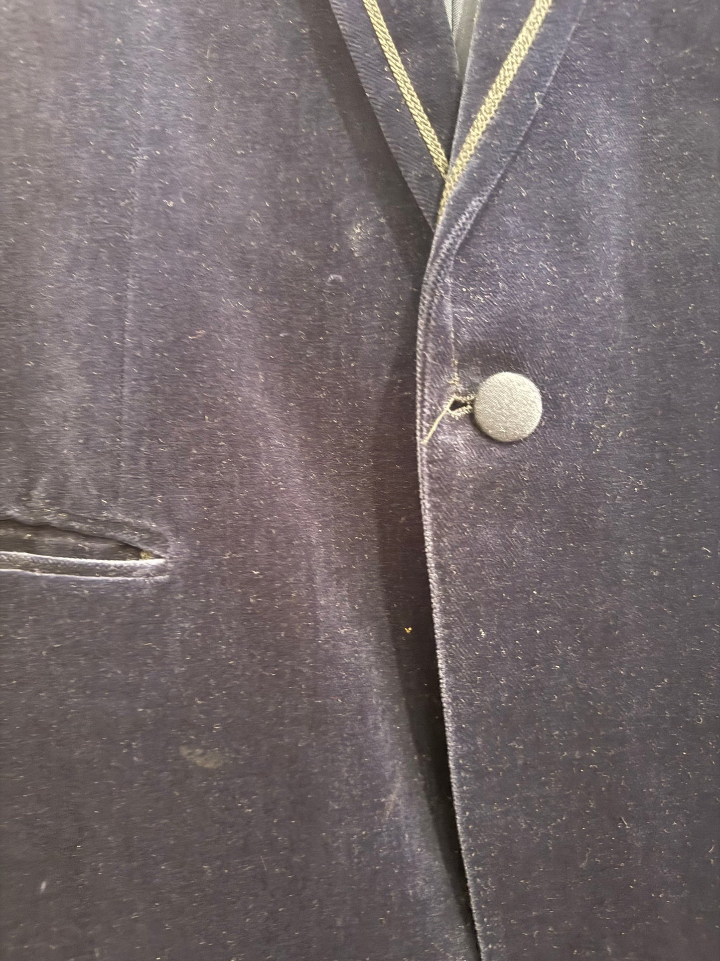 Vintage 80s Youngs blue velvet Blazer/ Jacket. Size 42” chest, medium.