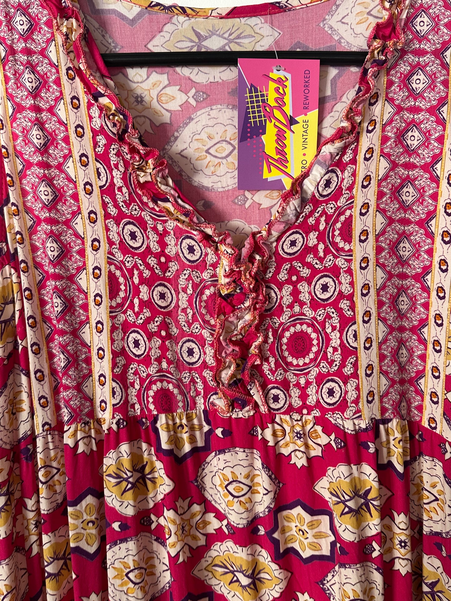 Vintage 90s floral maxi dress. Summer/ Wedding/ evening/ holiday. Up to a Size 16. Boho/ hippy.