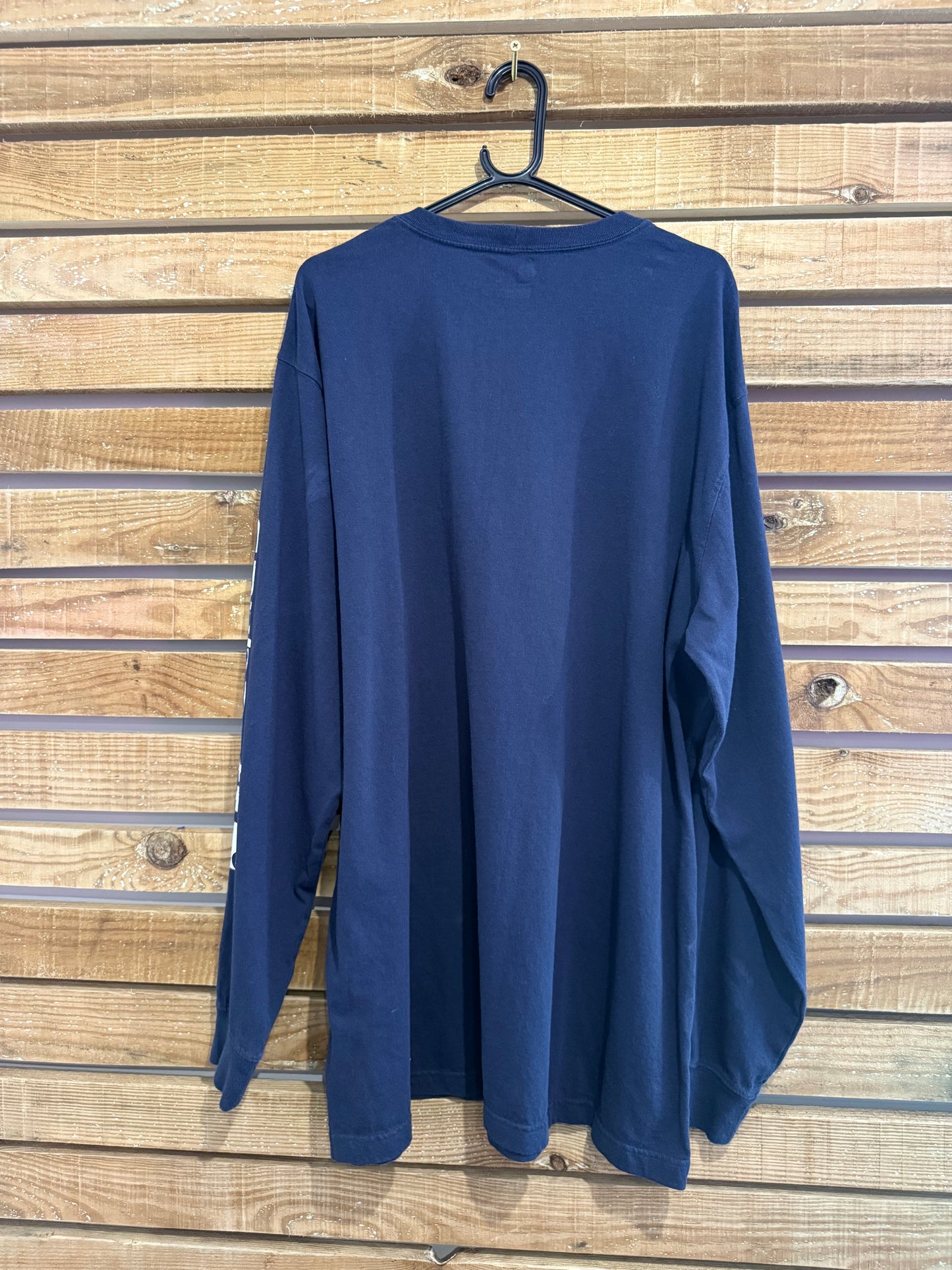 Carhartt long sleeved t-shirt. Spell-out. Navy. Workwear/ cowboy/ USA. Size XL Tall.