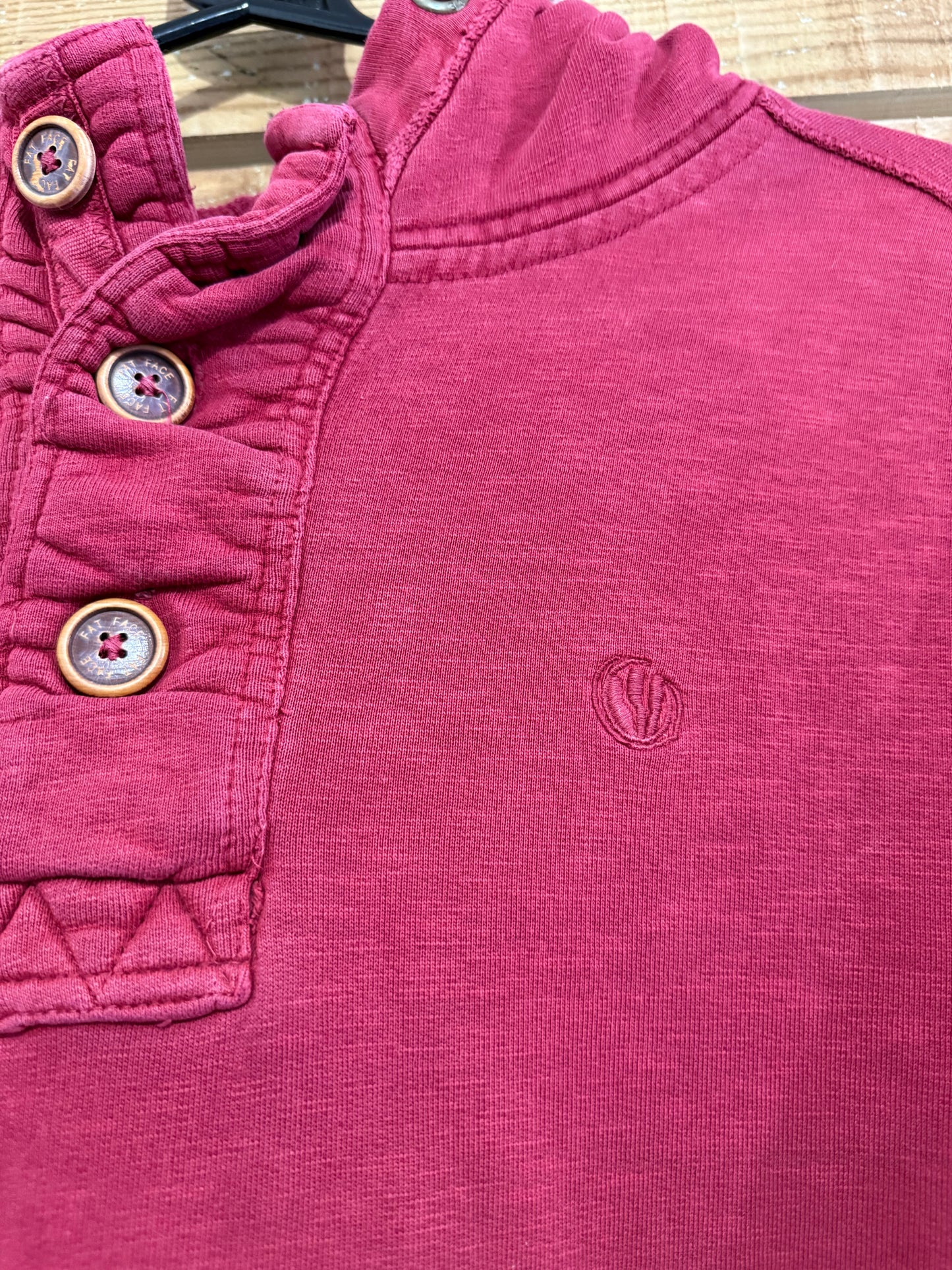 Vintage Y2K Fat Face hoodie/ hooded sweater. Burgundy. Size Small.