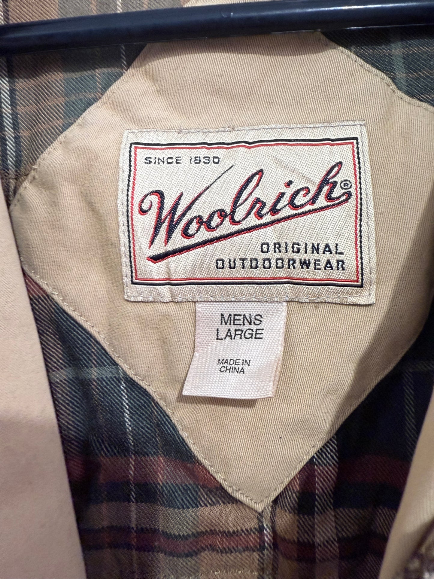 Vintage 90s Woolrich coat in beige. Plaid lined, leather collar. Size large.