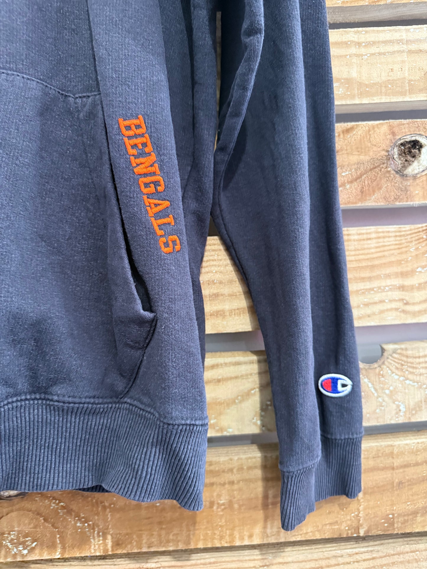 Vintage 90s Champion American Buffalo State Bengals Hoodie/Hooded Sweatshirt. USA. Size Small.