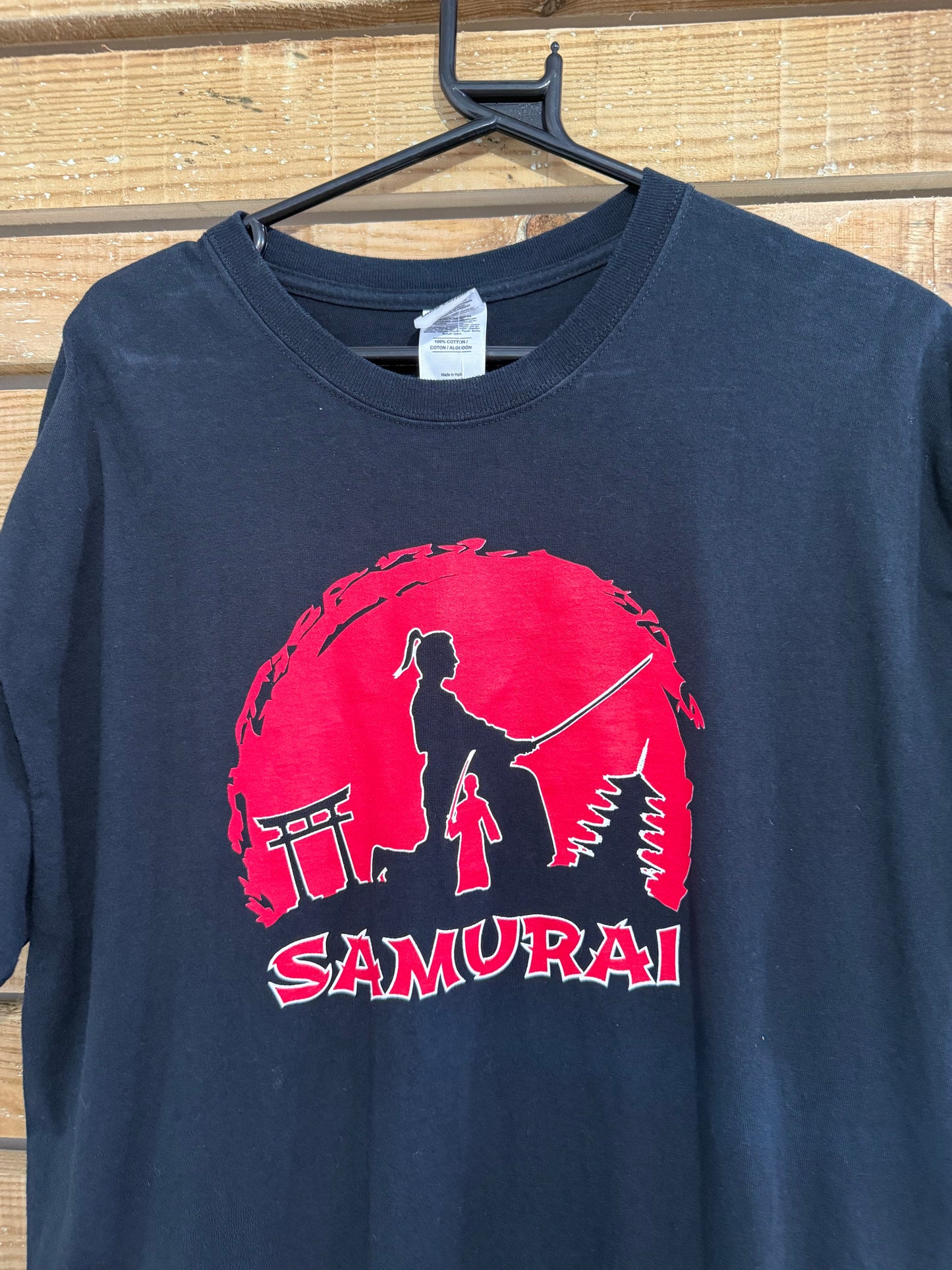 Samurai Print motif top/ t-shirt. Size XL.