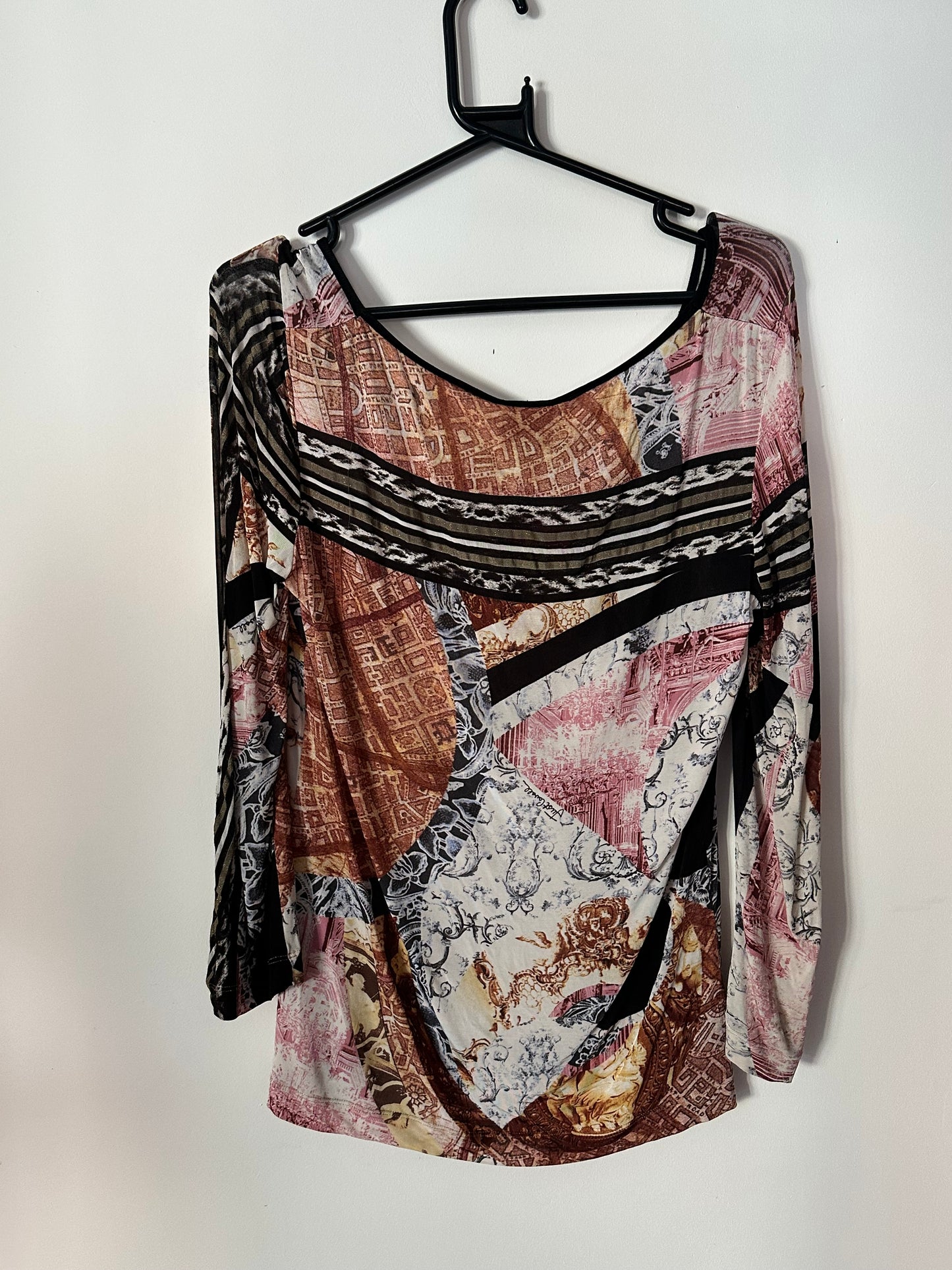 Vintage Y2K Roberto Cavalli print T-shirt. Size Large