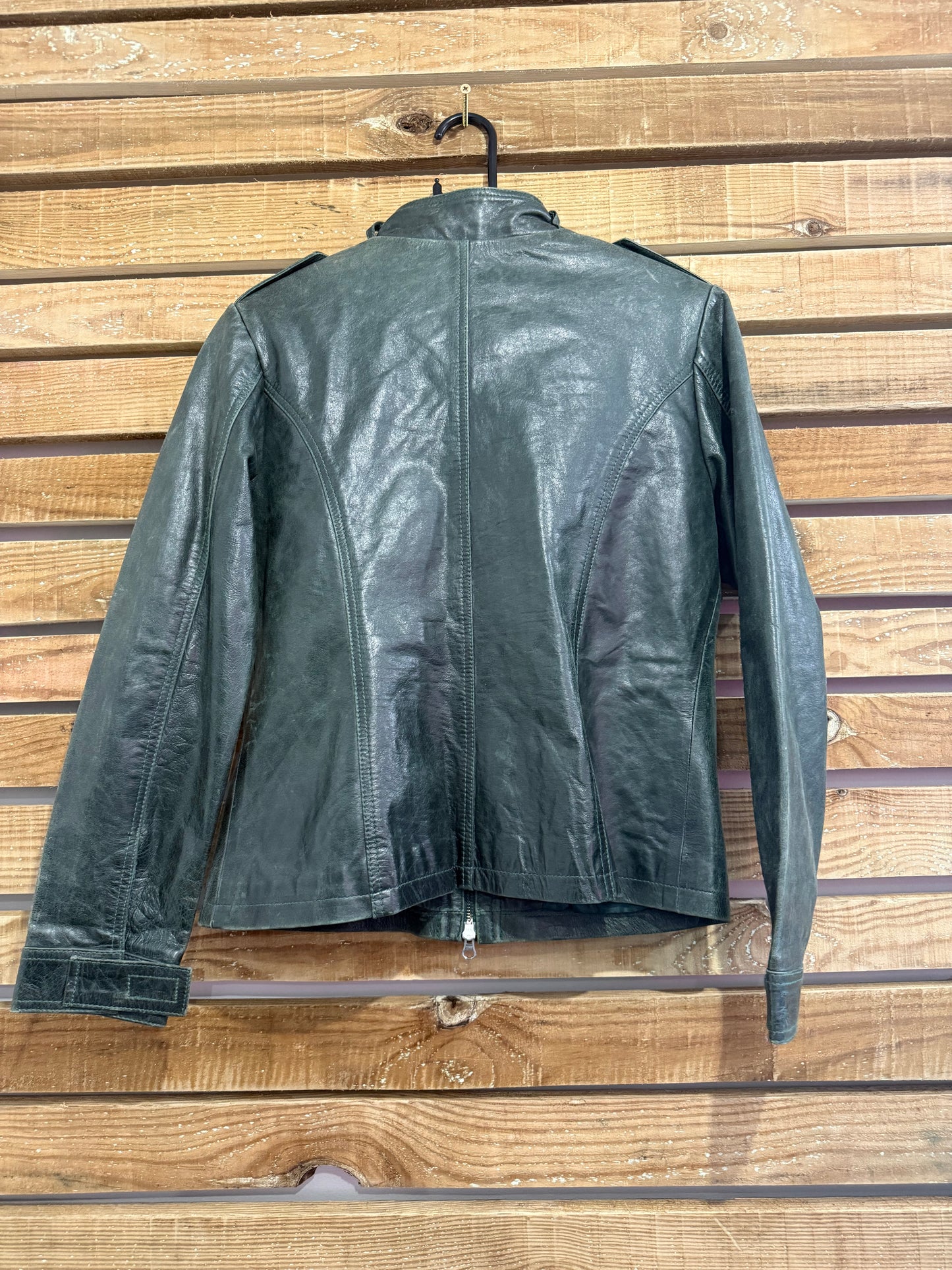 Vintage Y2K Green leather bomber jacket. Size 16