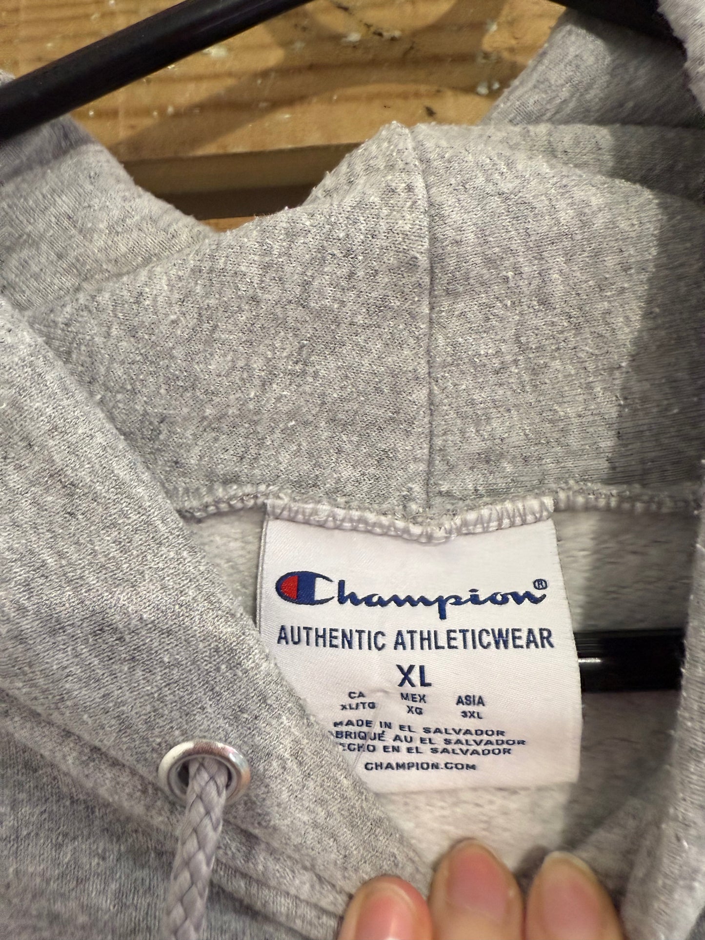 Vintage Y2K Champion American Queens Royals. University of Charlotte. Hoodie/Hooded Sweatshirt. USA. Size XL.