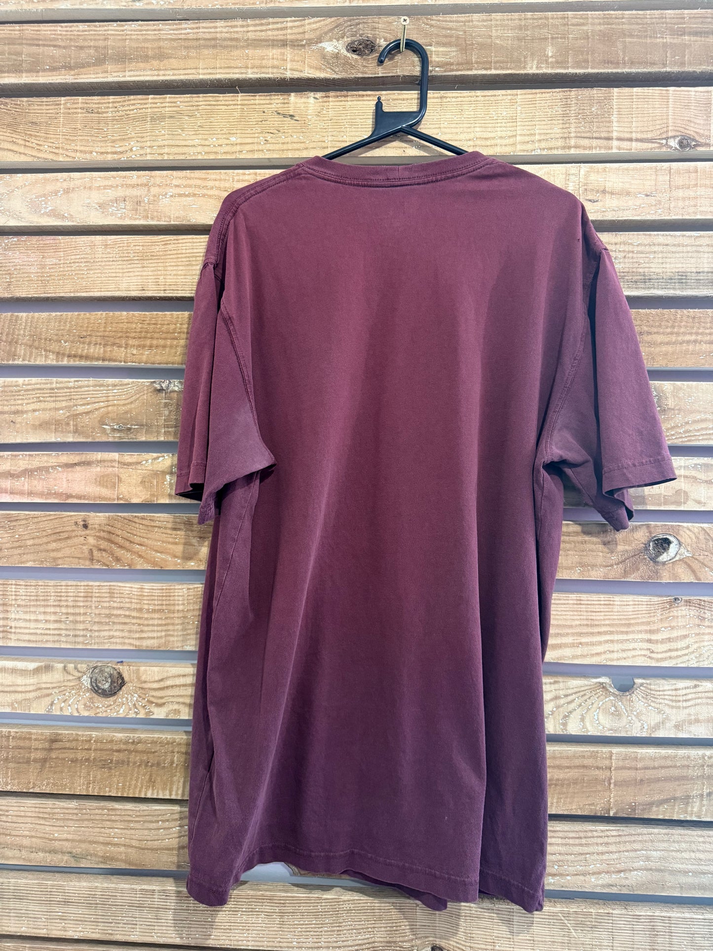 Carhartt logo pocket t-shirt. Burgundy. Workwear/ cowboy/ USA. Size Large.
