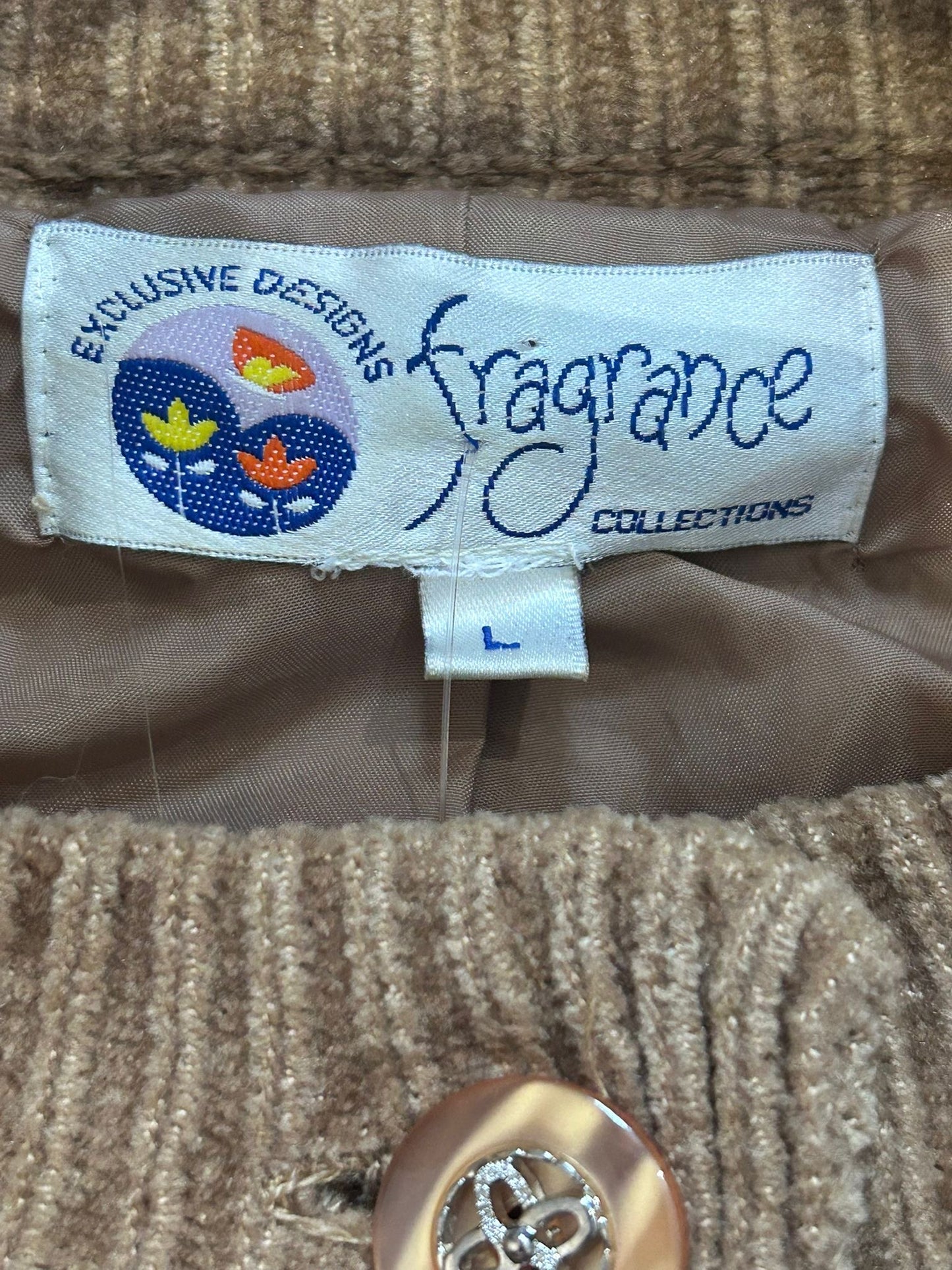 Vintage 80s Embroidered knit cardigan/ jumper. Beige. Size Large