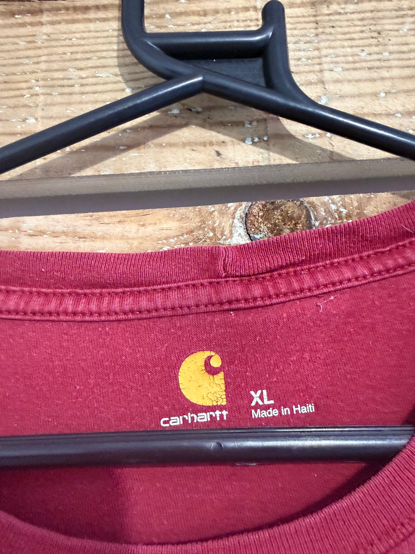 Carhartt long sleeved t-shirt. Spell-out. Burgundy. Workwear/ cowboy/ USA. Size XL
