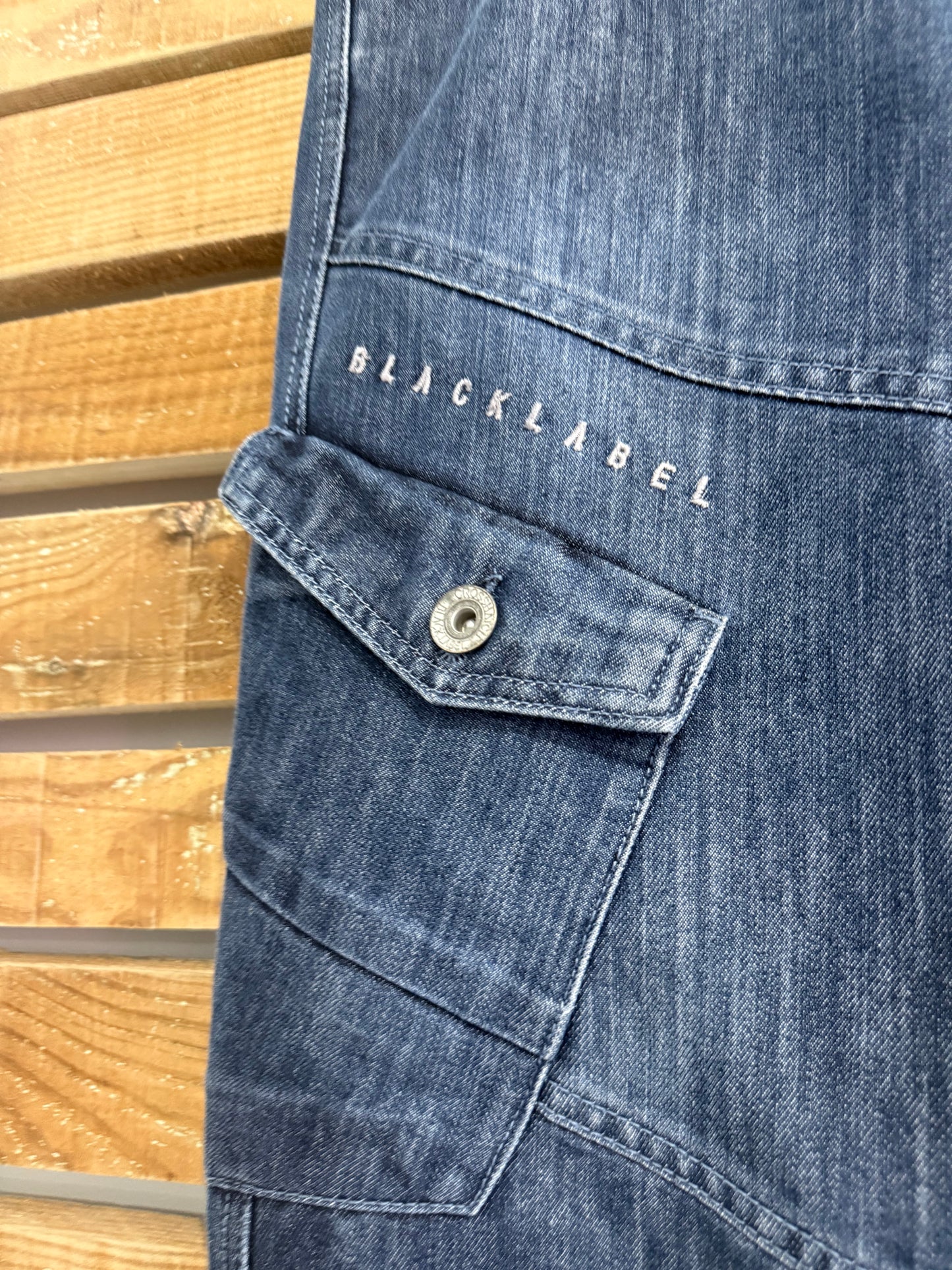 Vintage 90s Crosshatch cargo jeans. Grunge/ Skater. Waist: 34” Leg: 30”