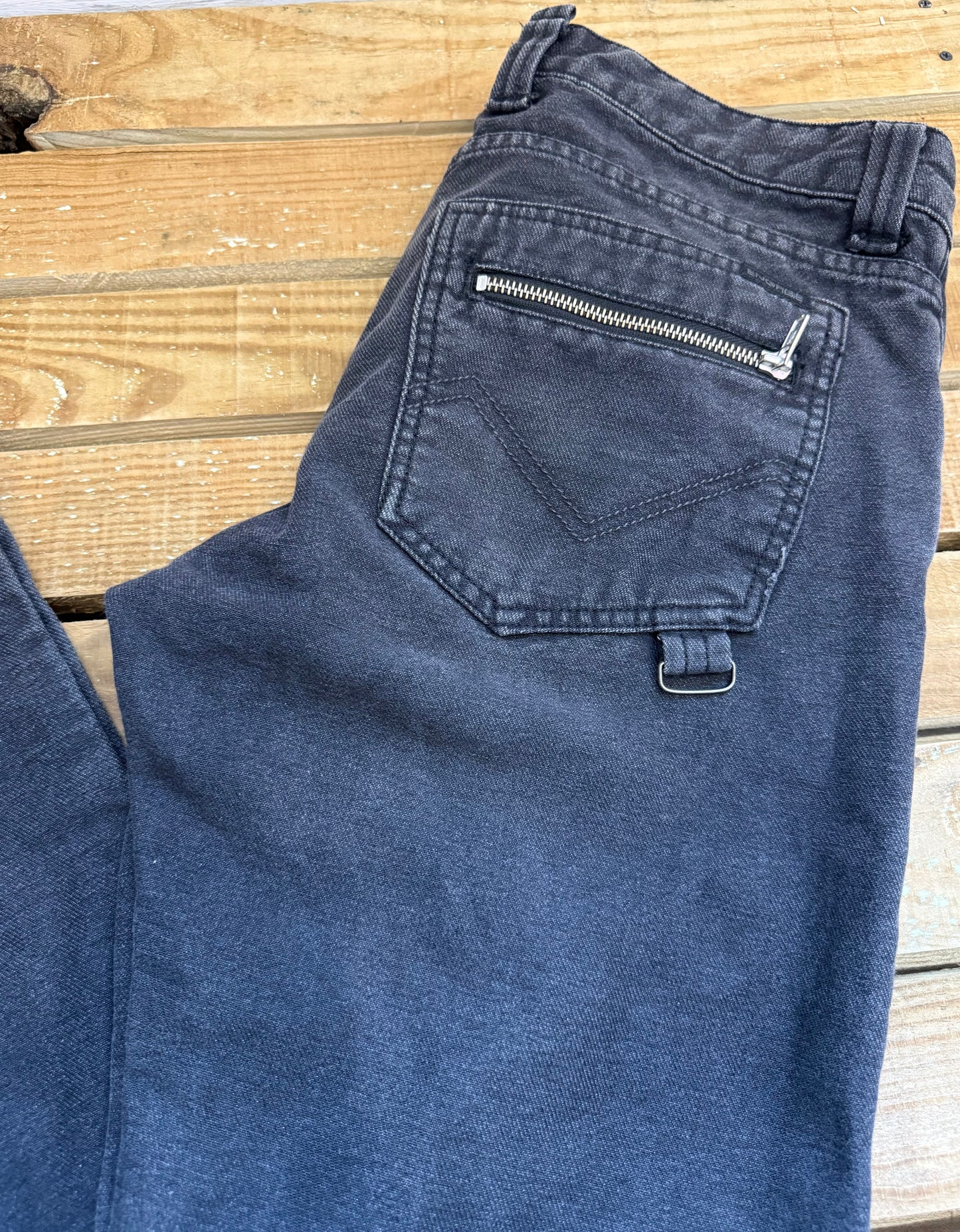 Vintage Y2K Energie cargo jeans. Grunge/ Skater. Waist: 34” Leg: 35”