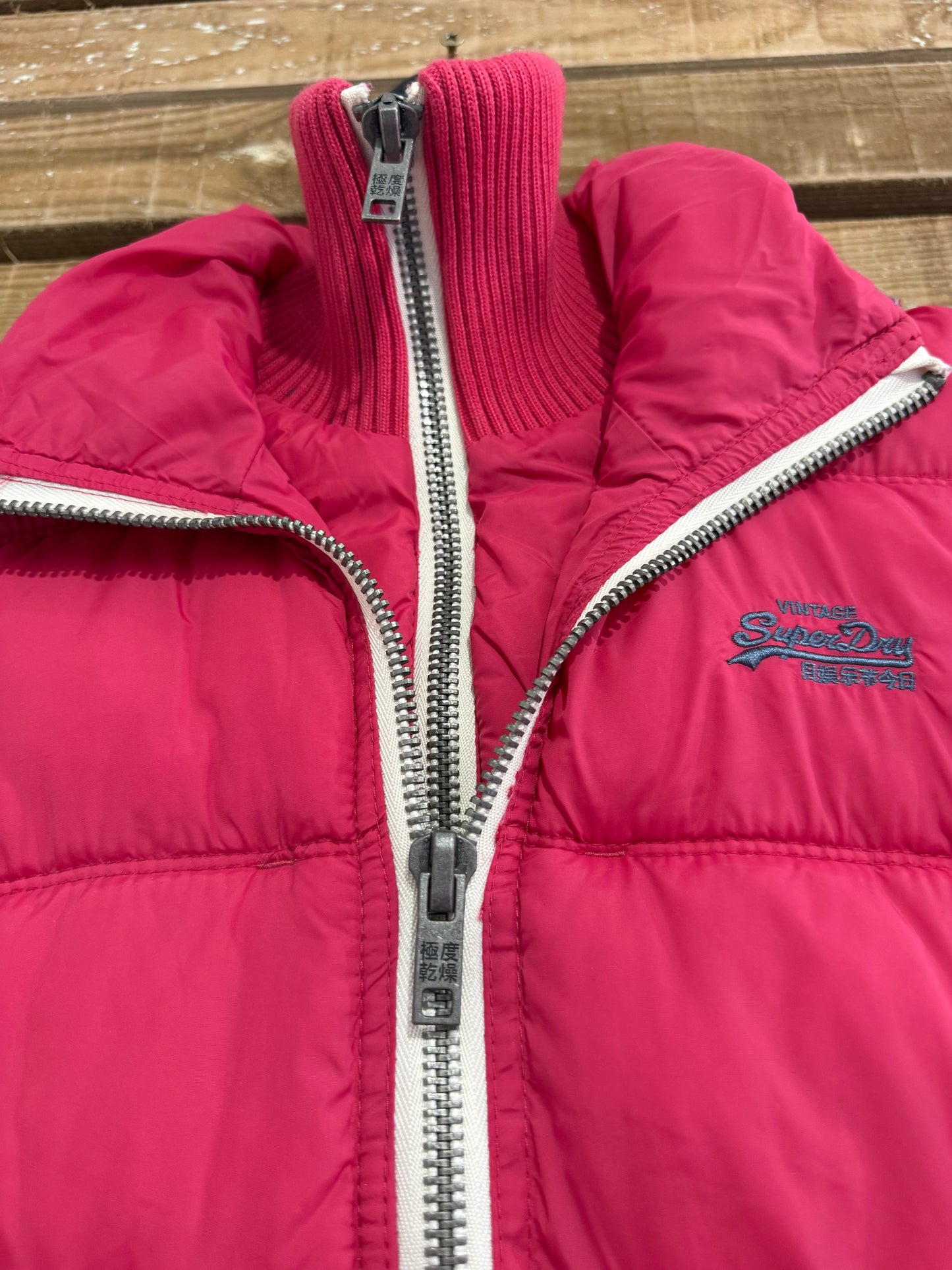 Vintage Y2K Superdry puffer Sleeveless jacket/ Gilet/ body warmer. Pink. Size Medium.