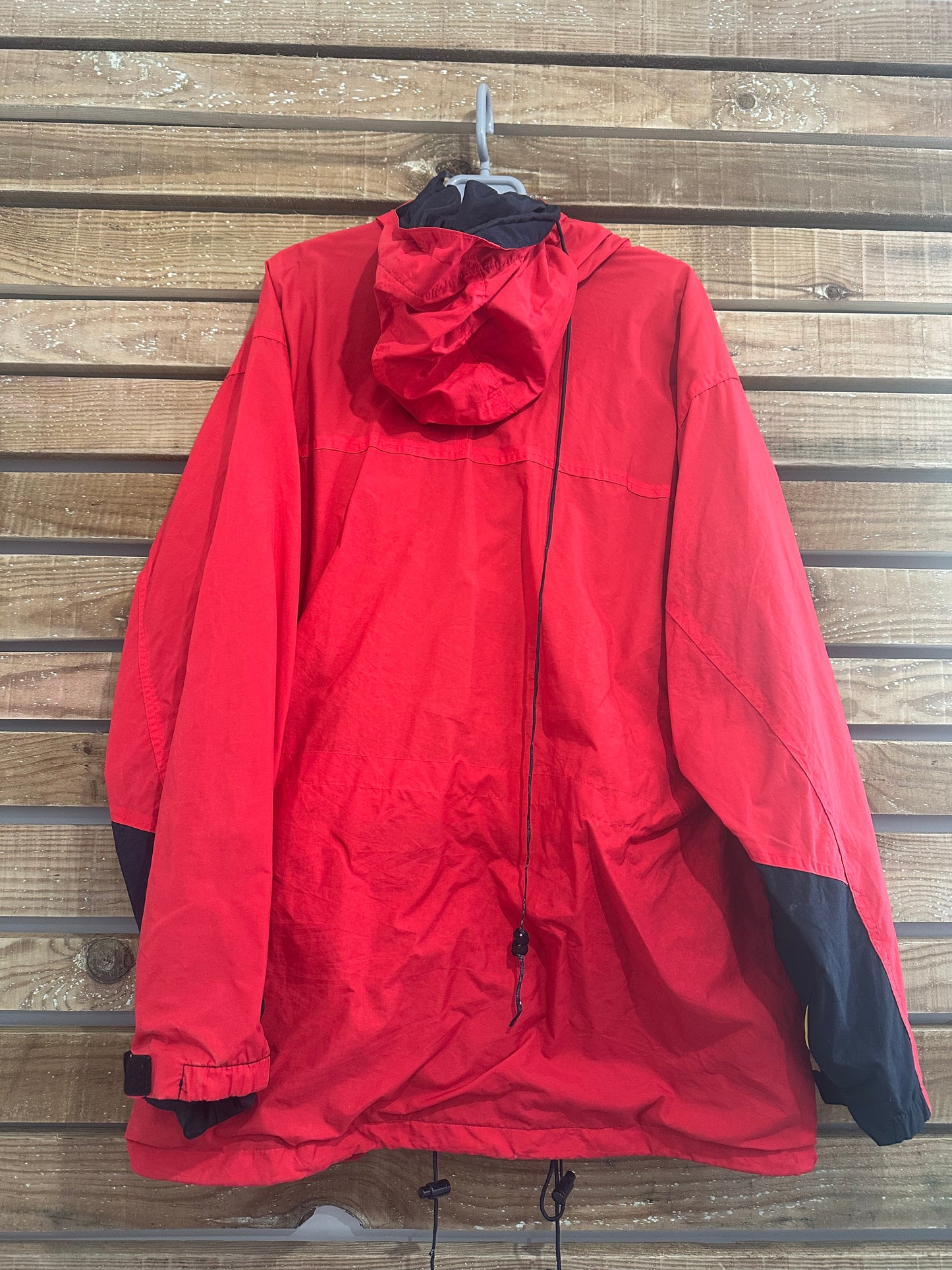 Vintage 90s Marlboro red Waterproof Outdoors Jacket/ Coat size XL. Festival