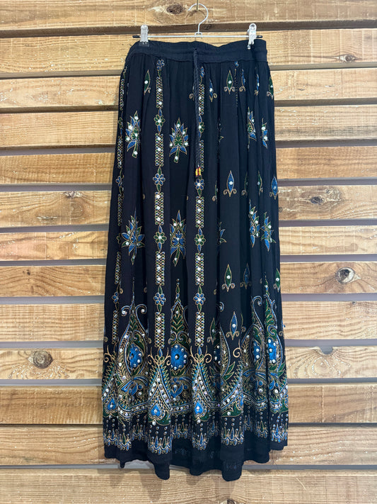 Vintage 90s Indian Boho embroidered skirt. Hippy. Free sizing.