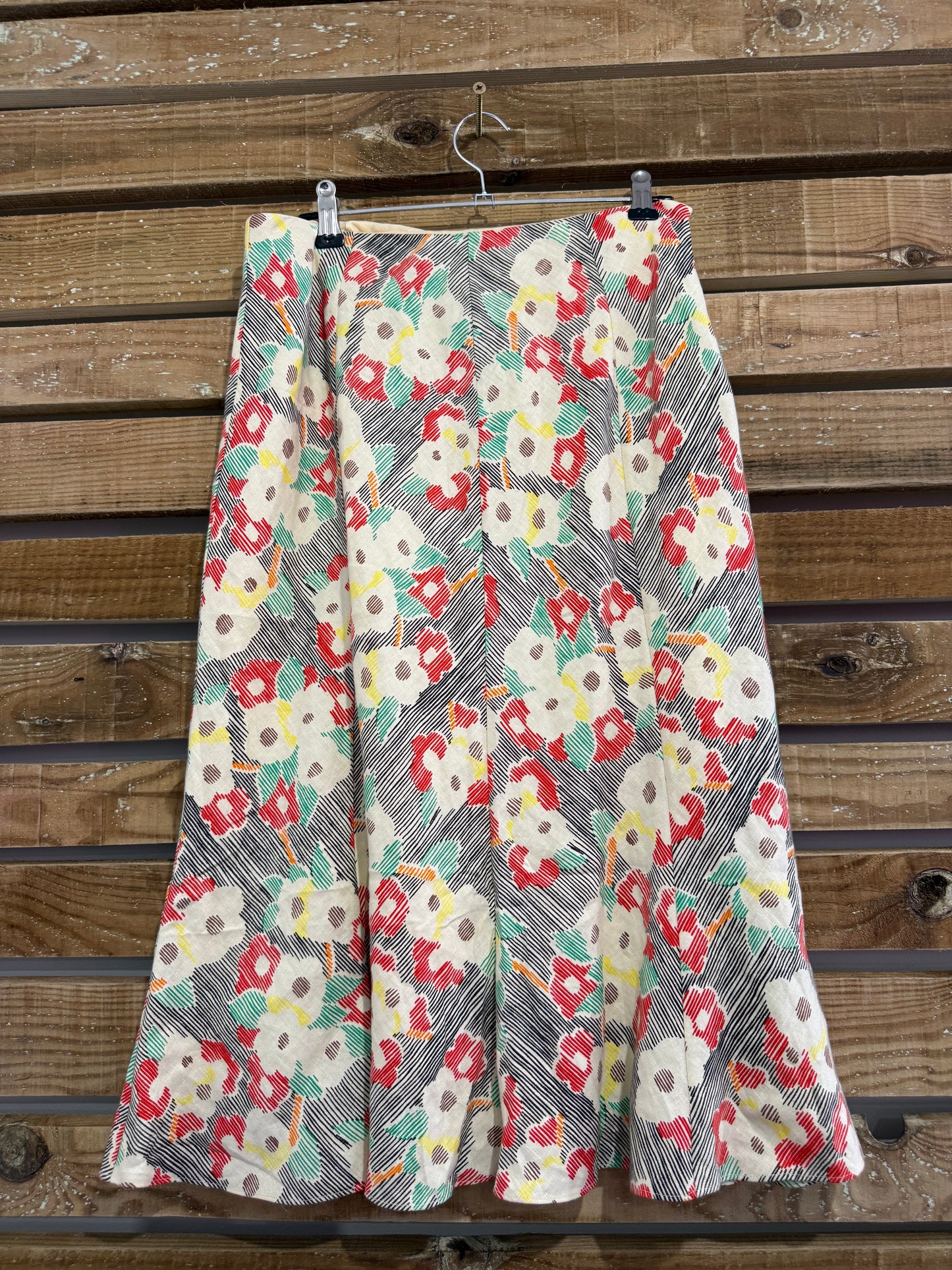 Vintage 80s, 40s style, Aquascutum Novelty floral print skirt. Summer. Size 10.