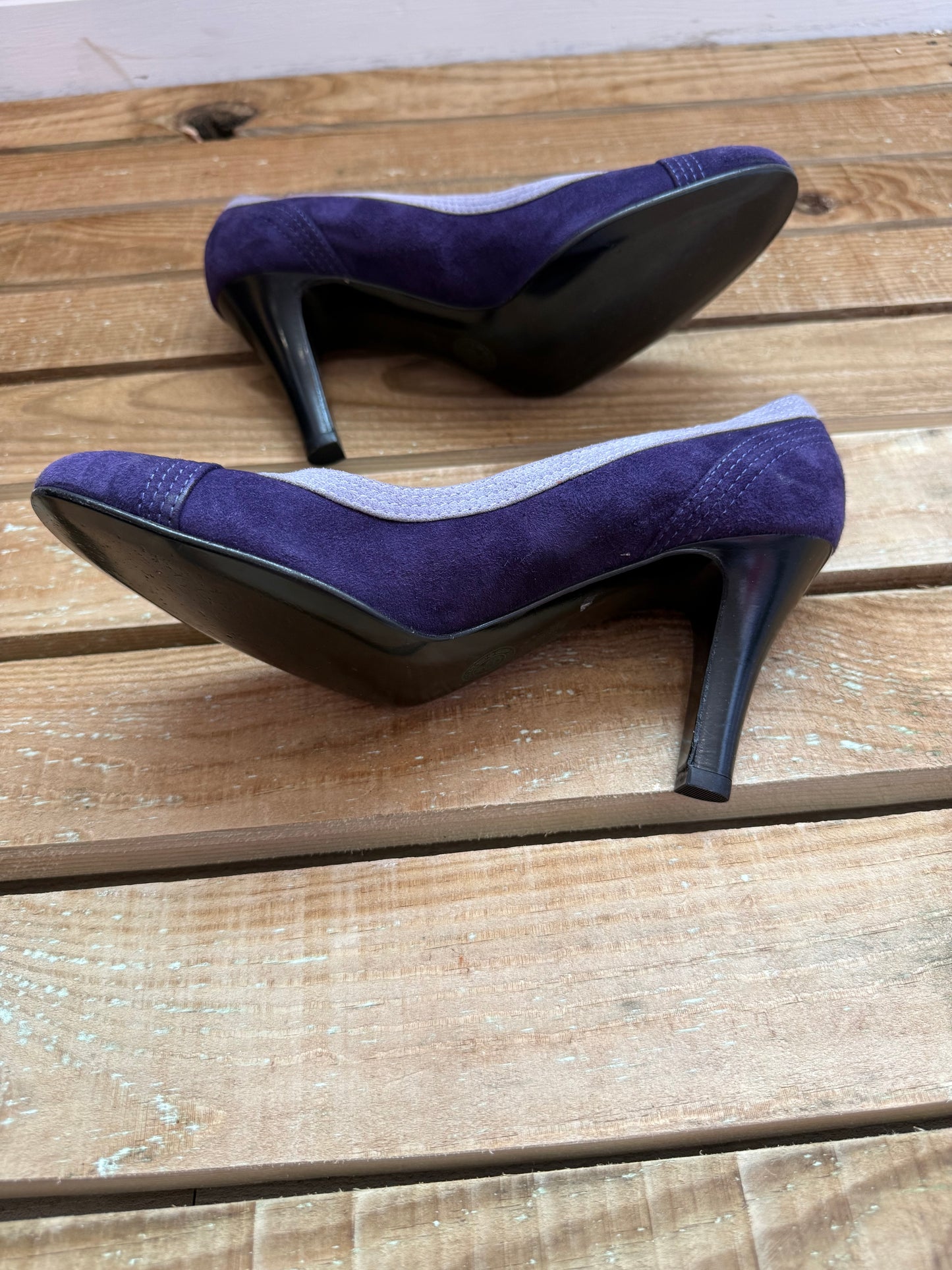 Vintage 90s Bally Suede leather Court Shoes/ Heeled. Two tone. EU38, UK5