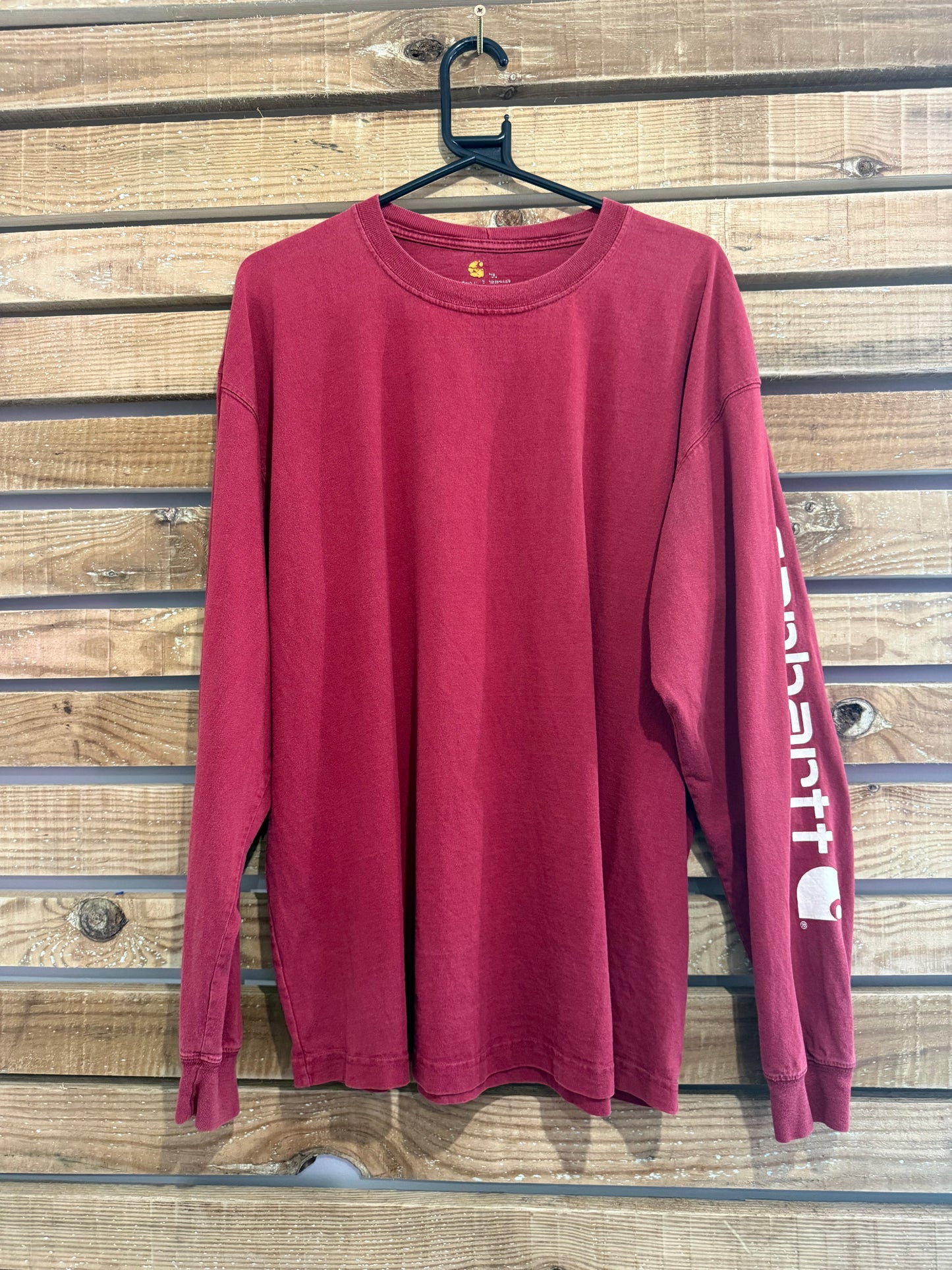 Carhartt long sleeved t-shirt. Spell-out. Burgundy. Workwear/ cowboy/ USA. Size XL