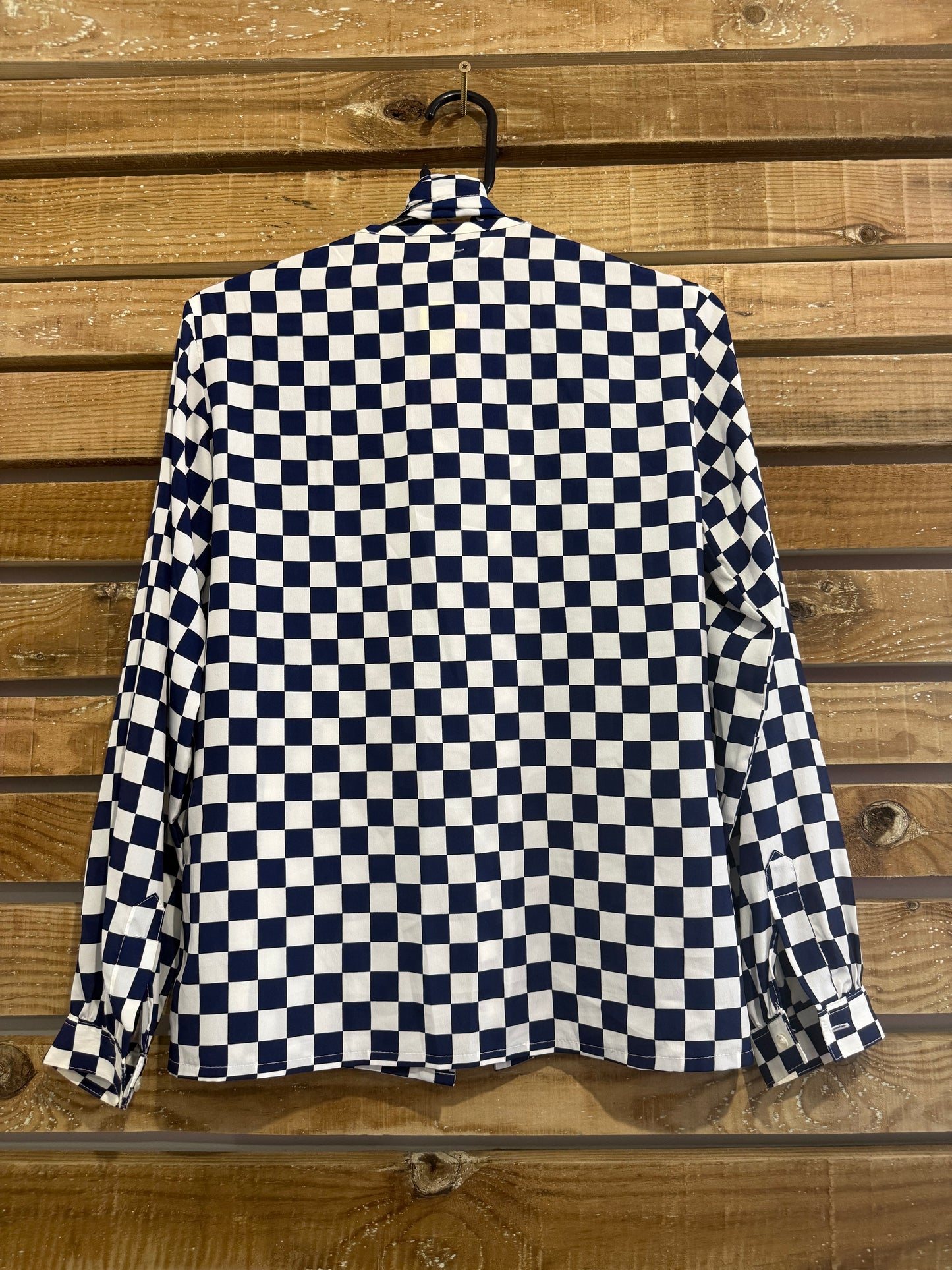 Vintage 80s checked blouse with neck tie. Pussy bow. Size UK12