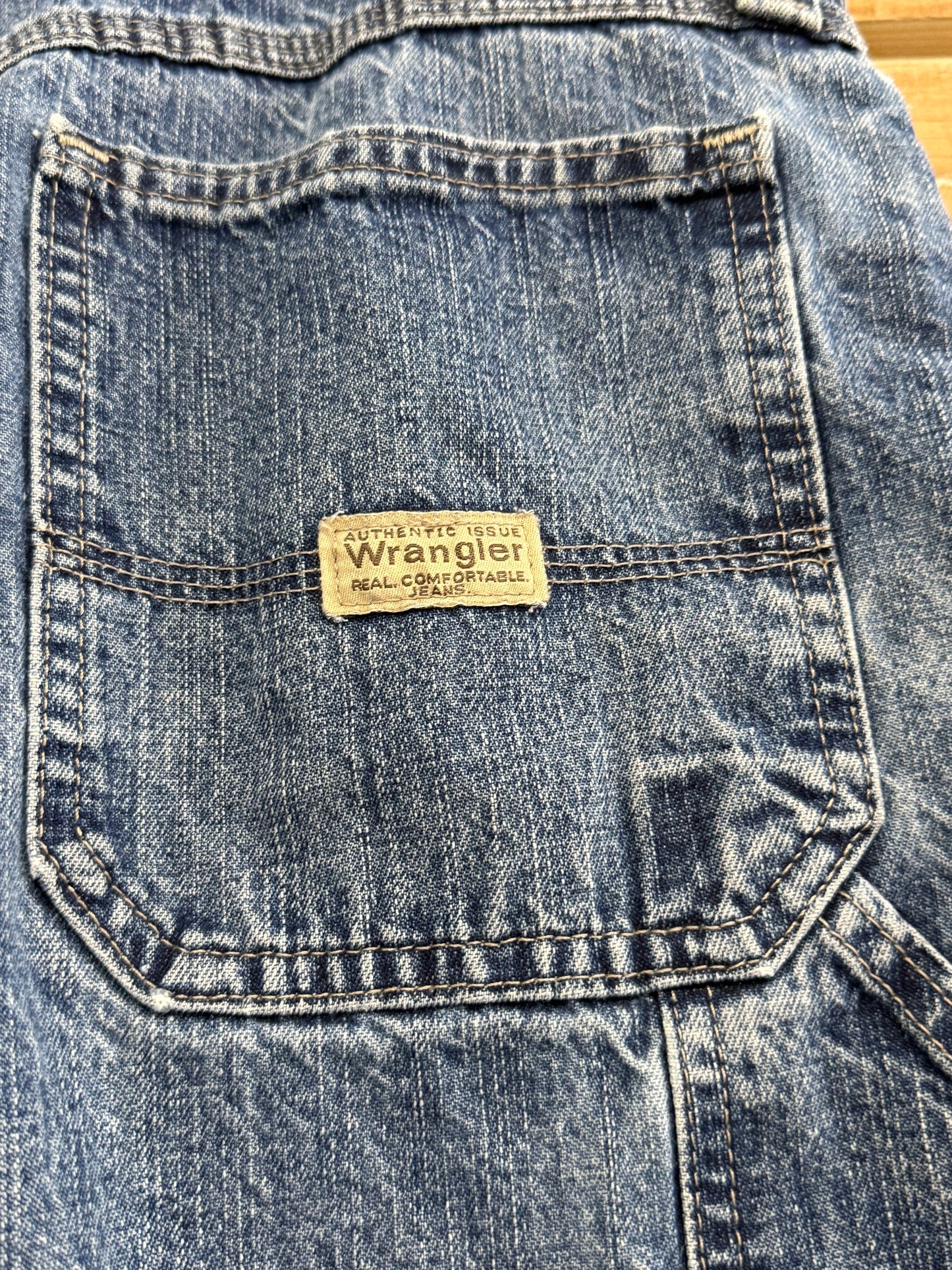 Vintage 90s Wrangler carpenter blue denim shorts. Baggy/ skater. Waist 48”
