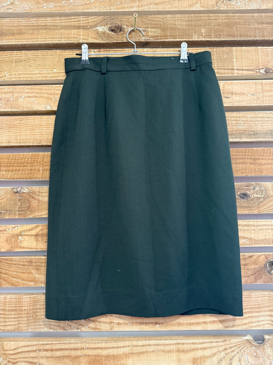 Vintage 80s does 40s Louis Feraud wool skirt. Waist 29” size 8-10
