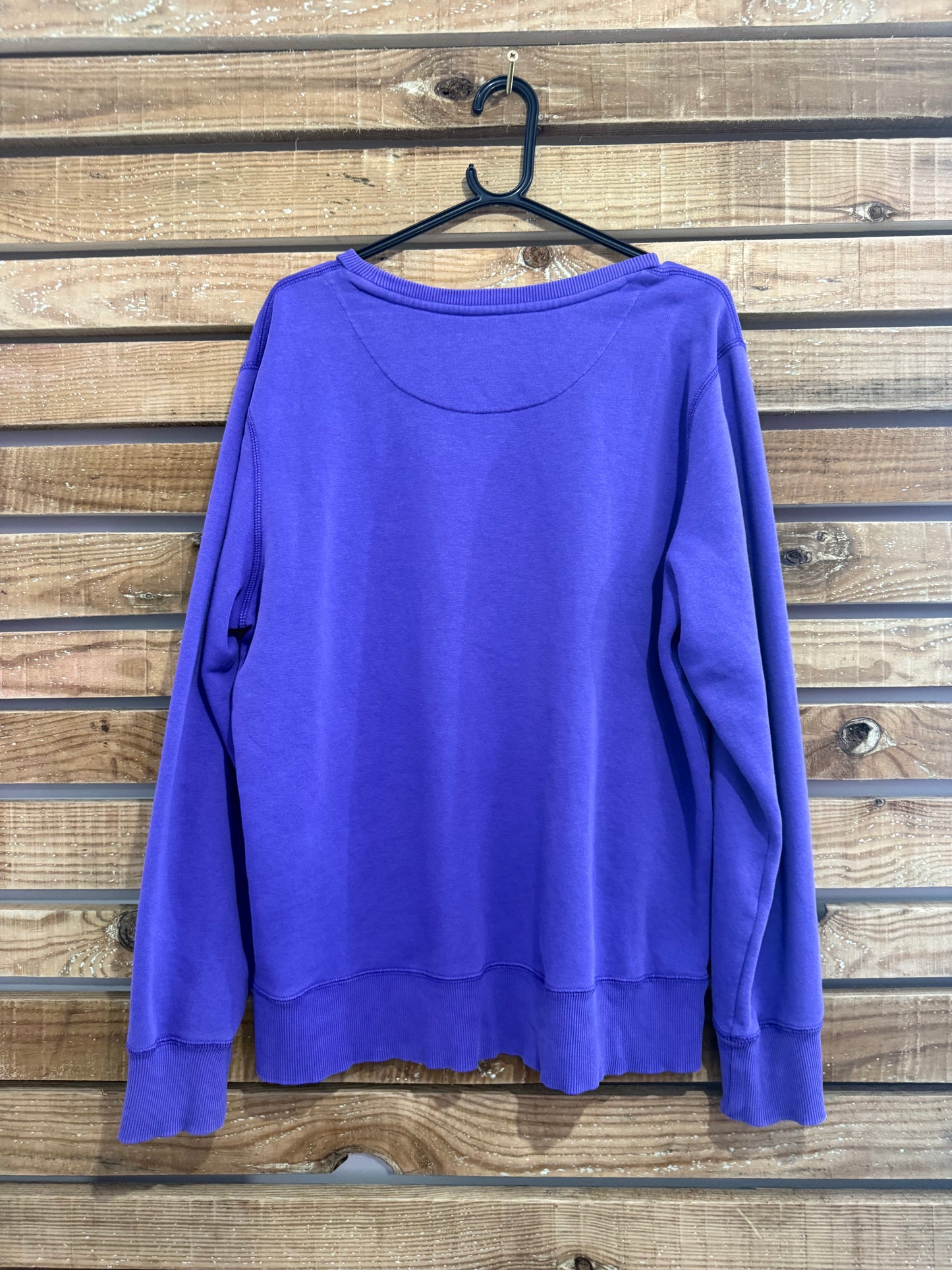 Vintage Y2K Nike logo sweater/ sweatshirt. Purple. Size Large.