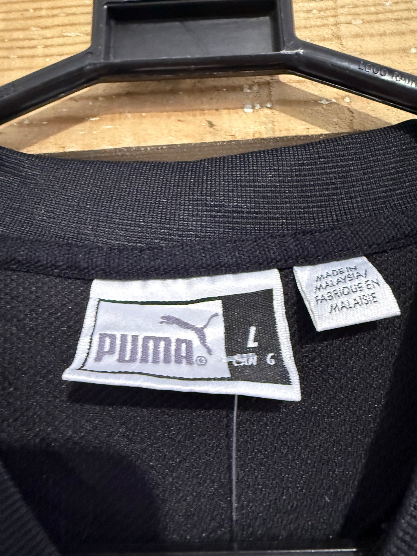 Vintage 90s Puma spell-out sweater/ sweatshirt. Black. Size Large.