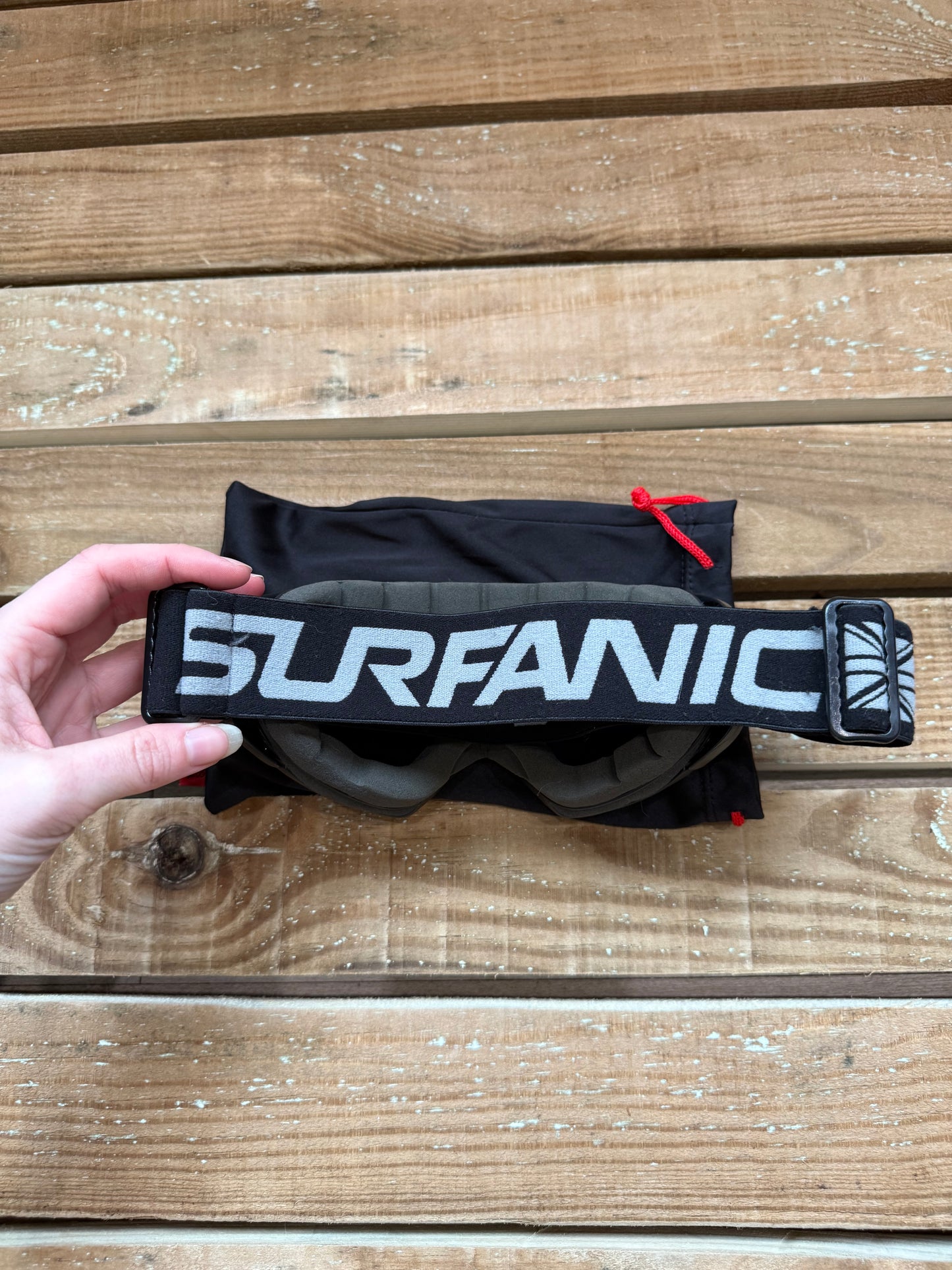 Surfanic rainbow ski goggles. Snow. Black.